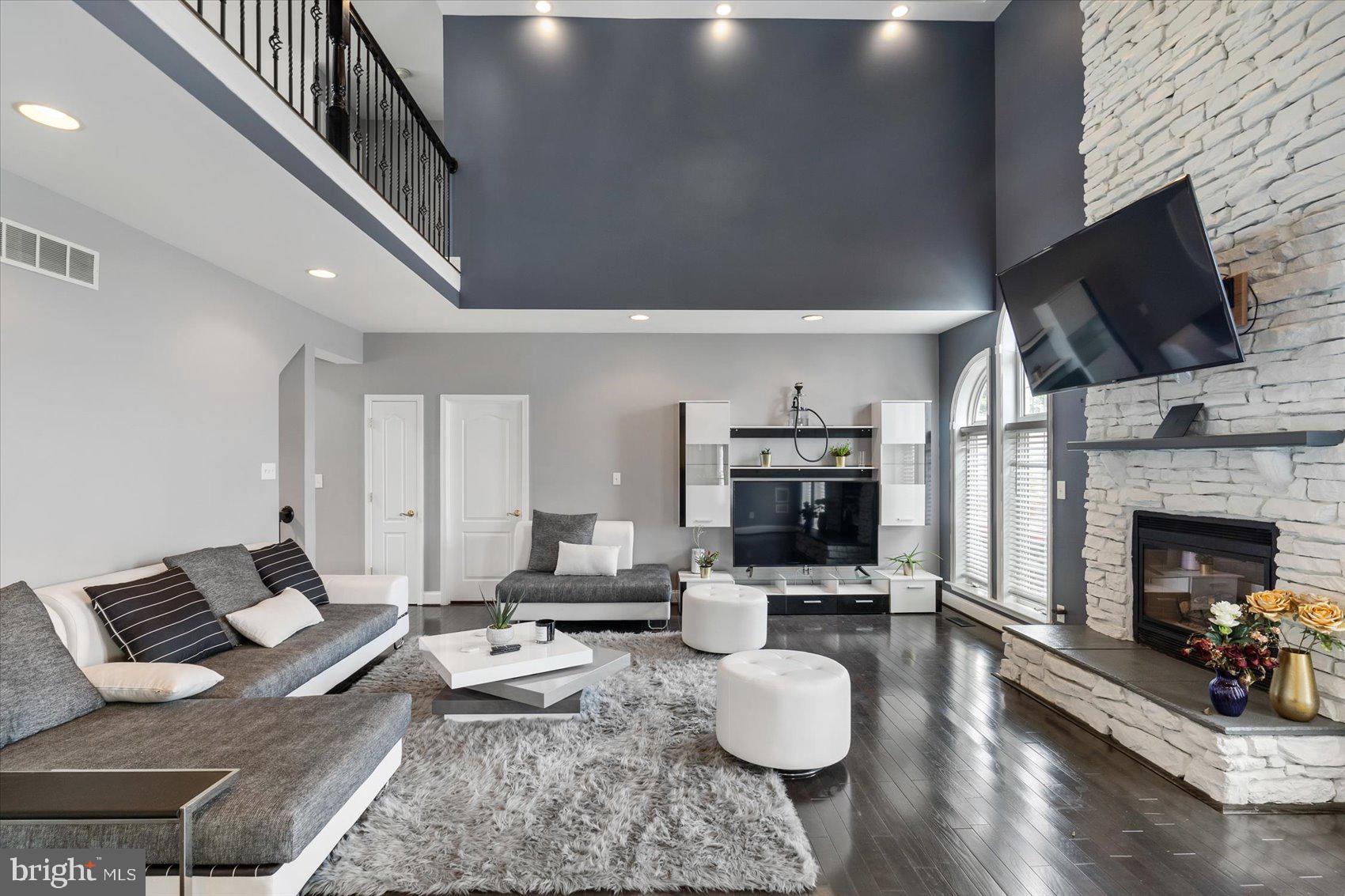 PERRY HALL - Residential