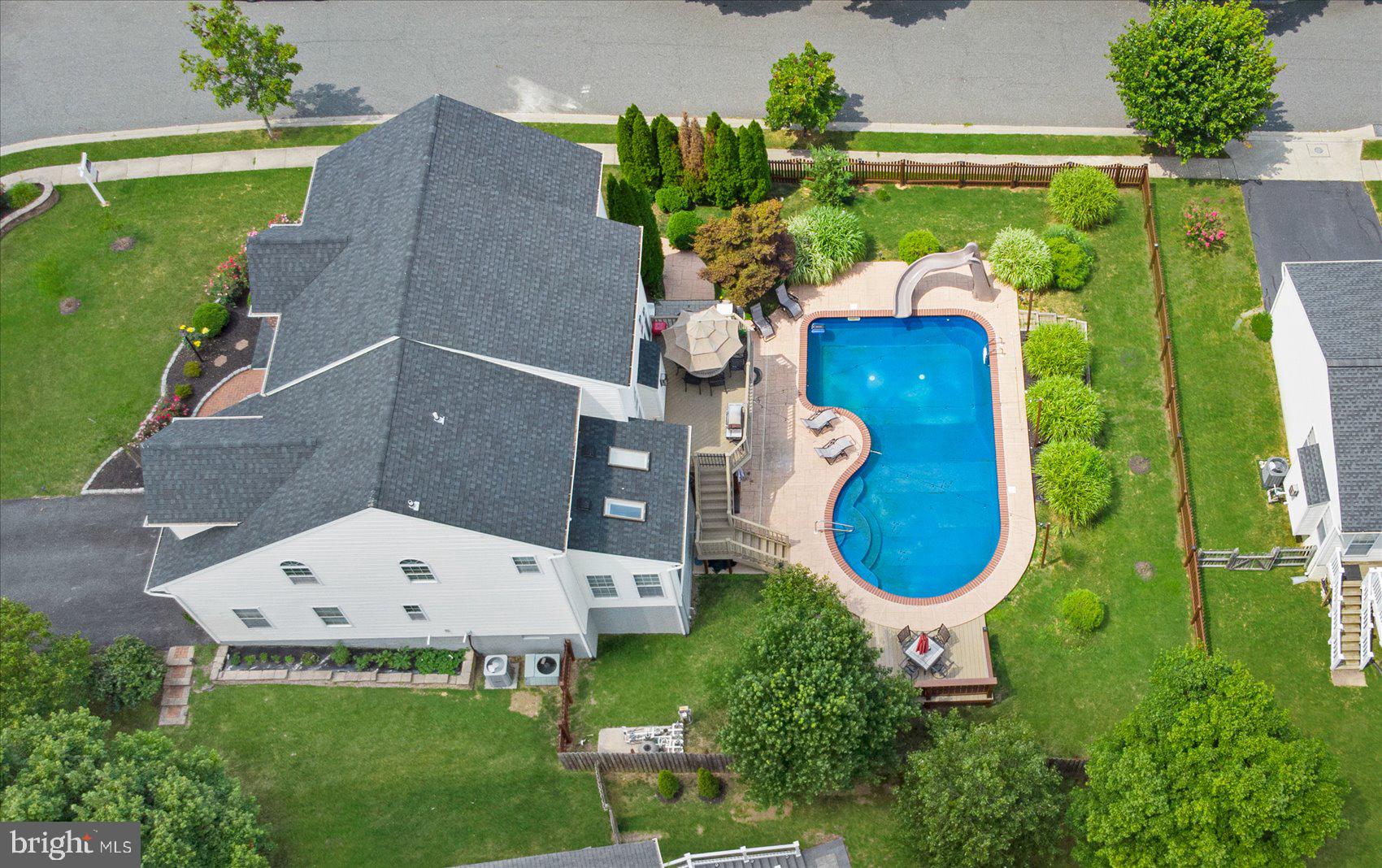 PERRY HALL - Residential