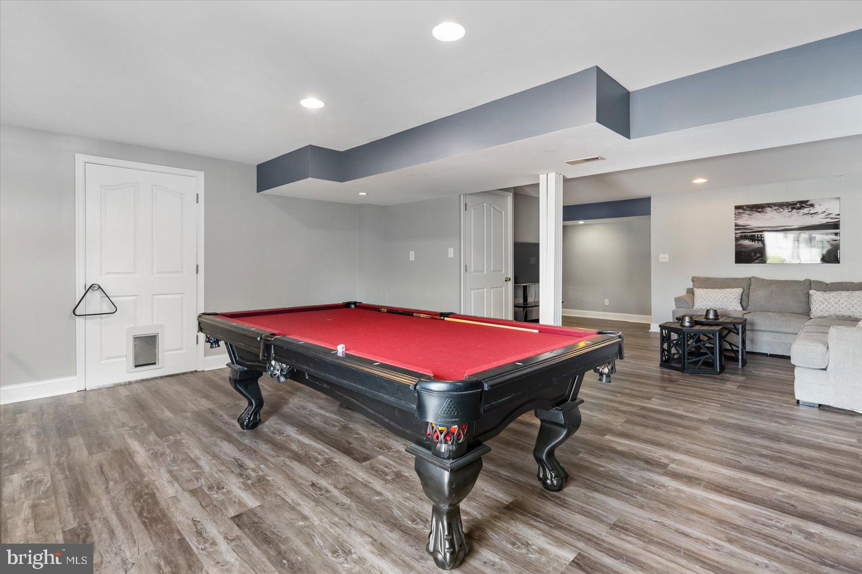 PERRY HALL - Residential