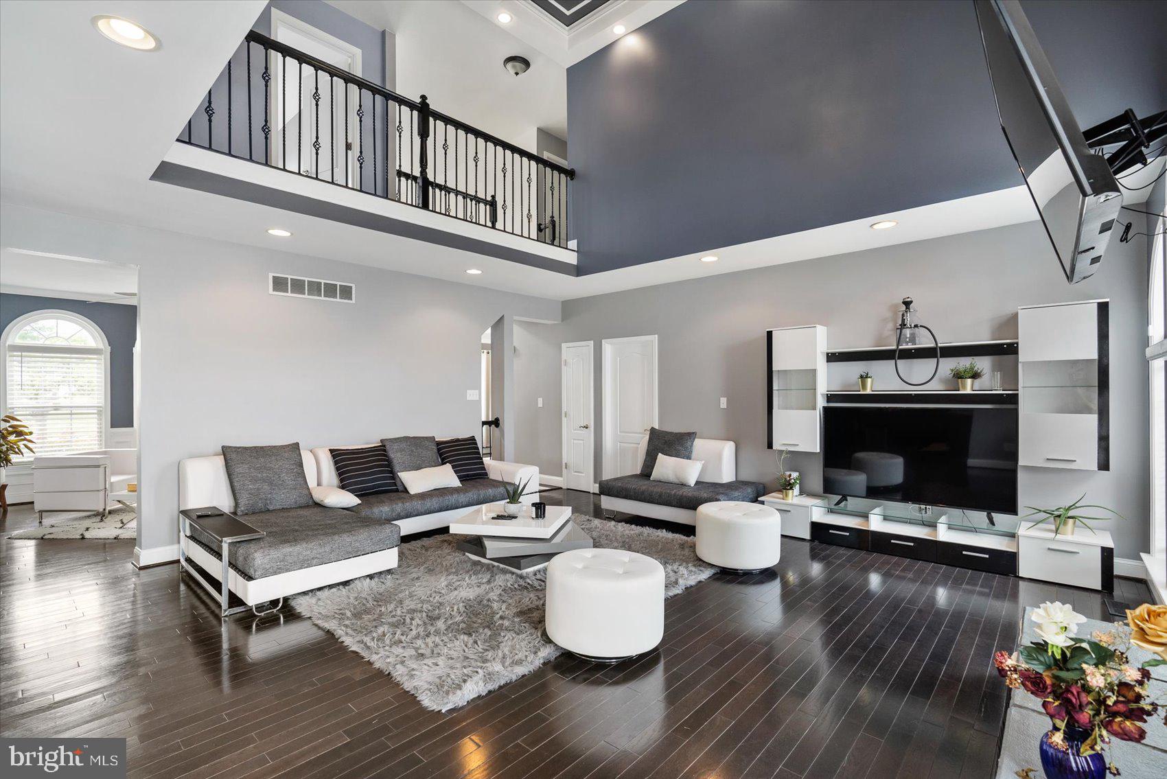 PERRY HALL - Residential