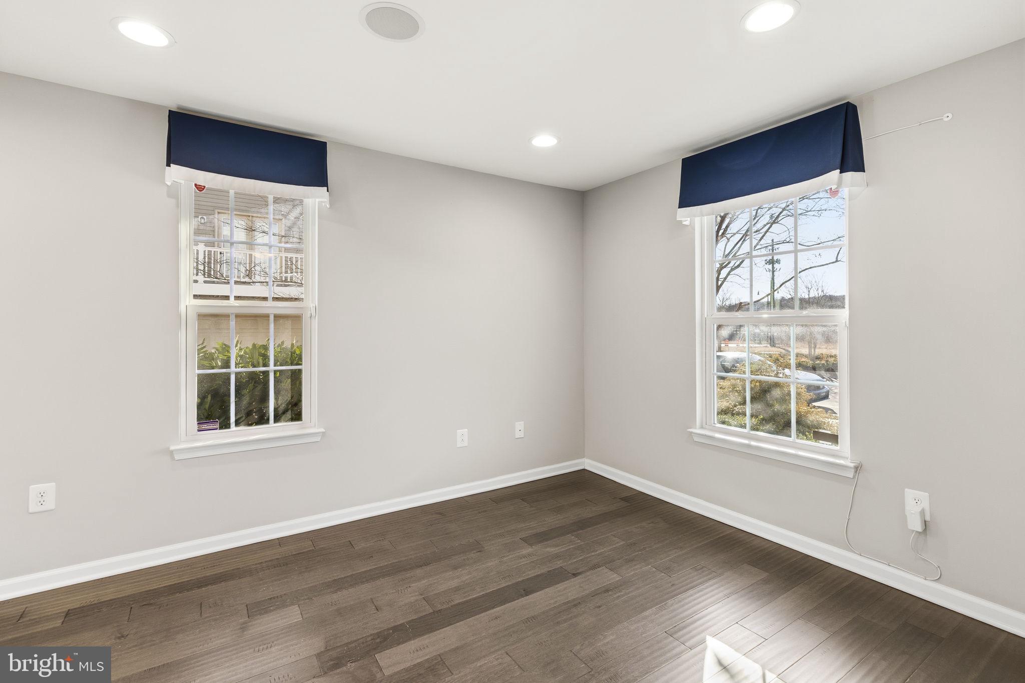 10512 PRESIDENTIAL PARKWAY