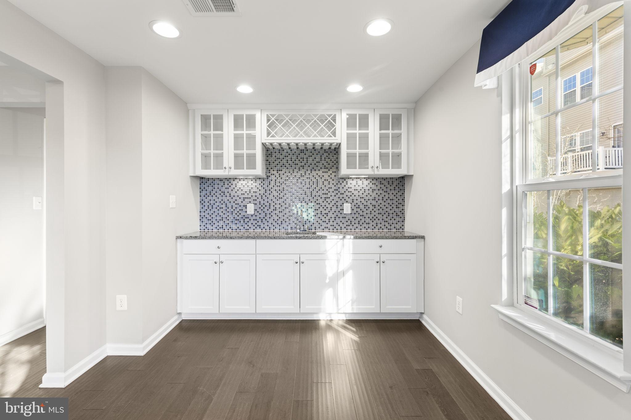 10512 PRESIDENTIAL PARKWAY