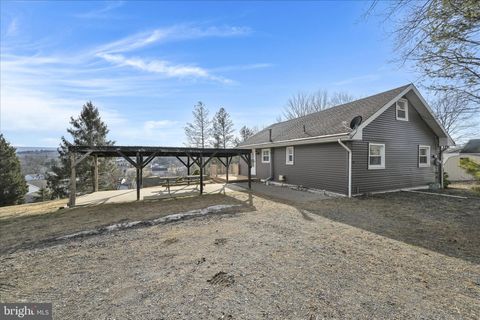 1881 RUNNING DEER DRIVE AUBURN PA 17922