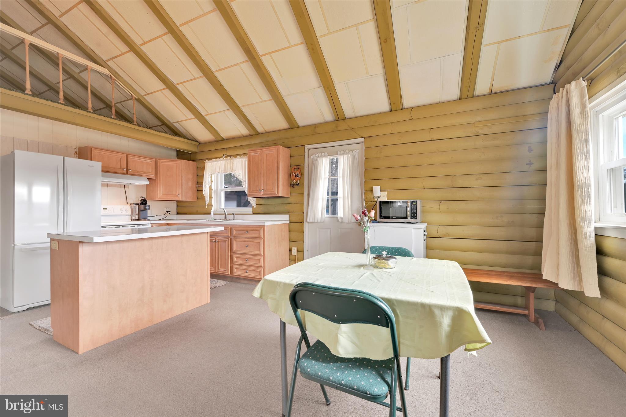 LAKE WYNONAH - Residential