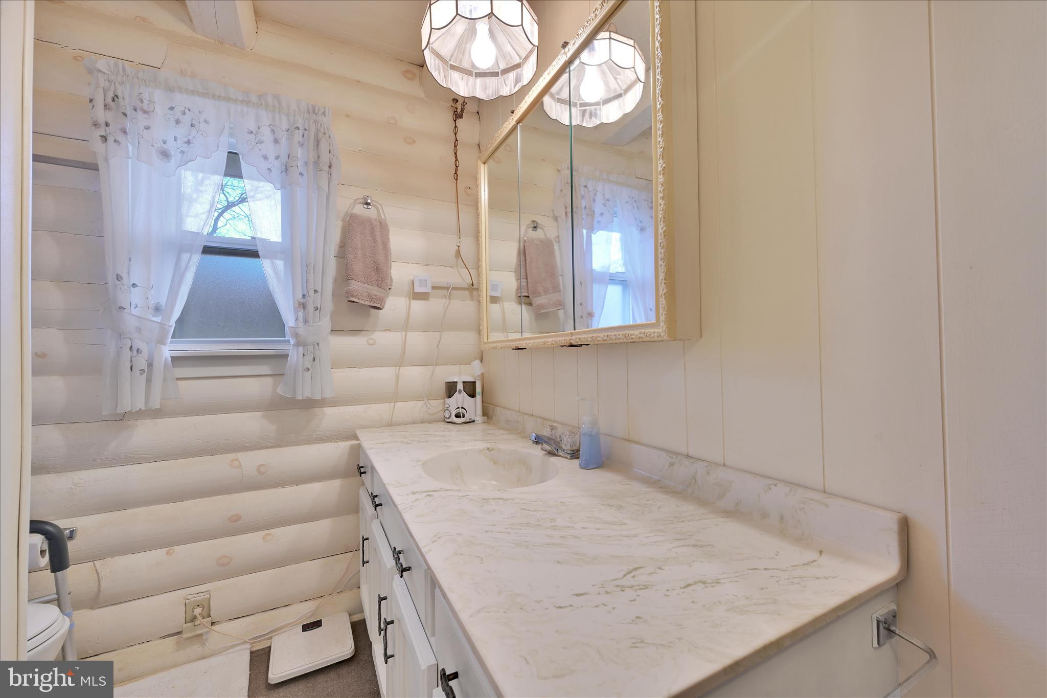 LAKE WYNONAH - Residential