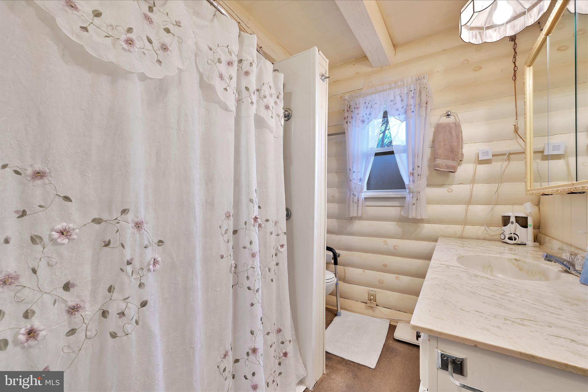 LAKE WYNONAH - Residential