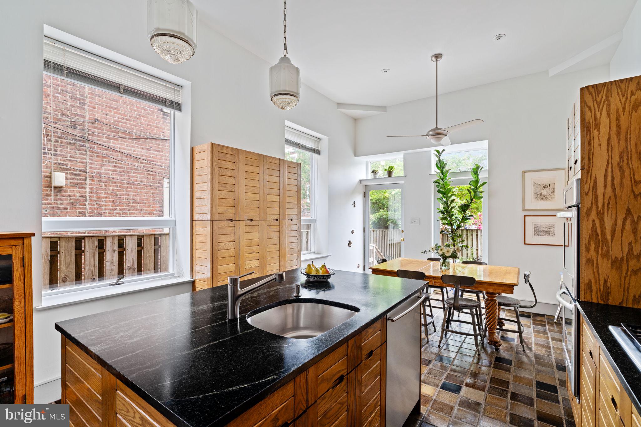 FAIRMOUNT - Residential