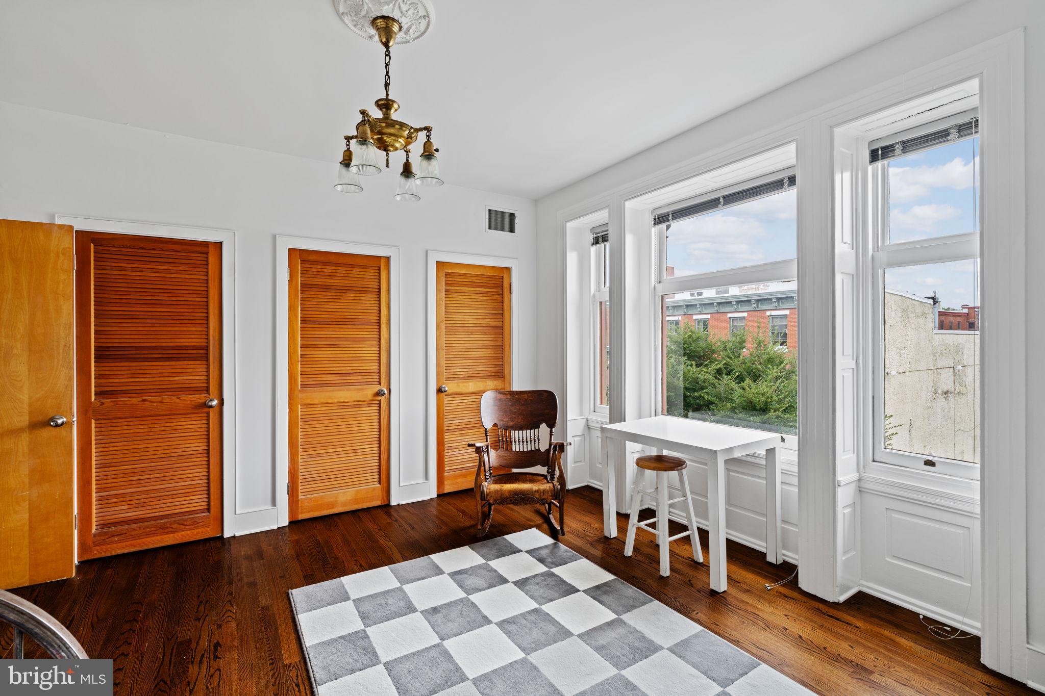 FAIRMOUNT - Residential