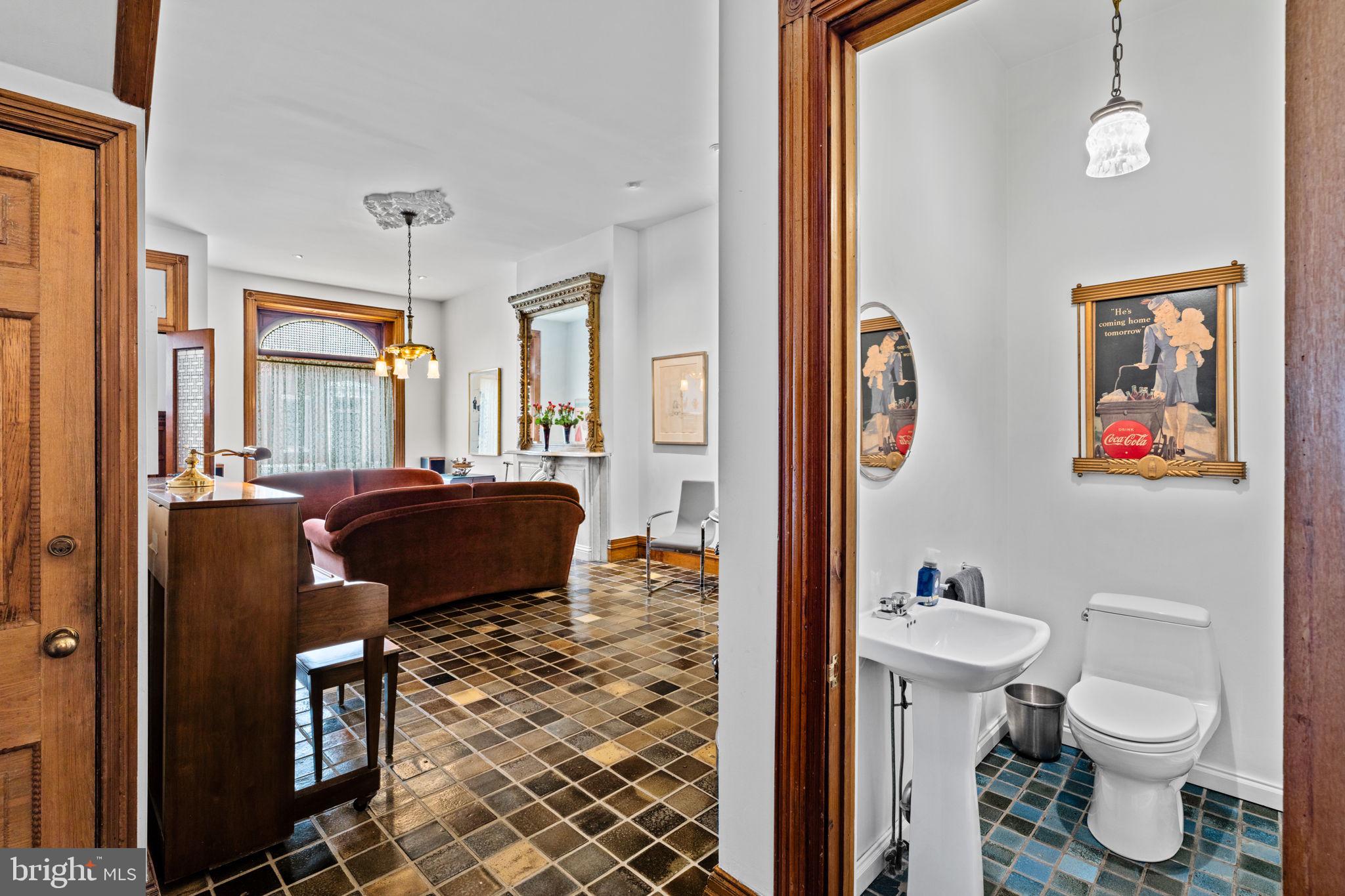 FAIRMOUNT - Residential