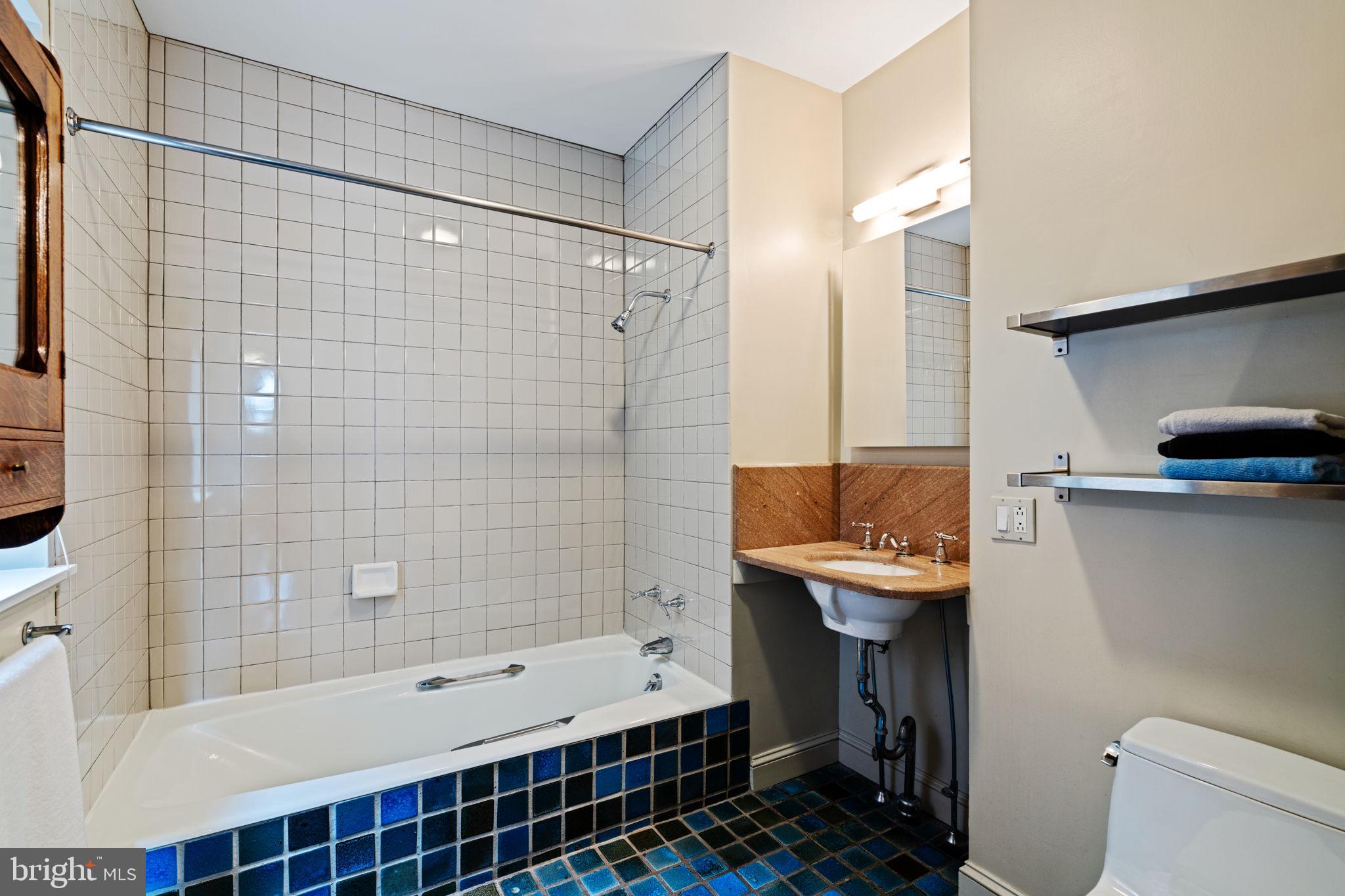 FAIRMOUNT - Residential