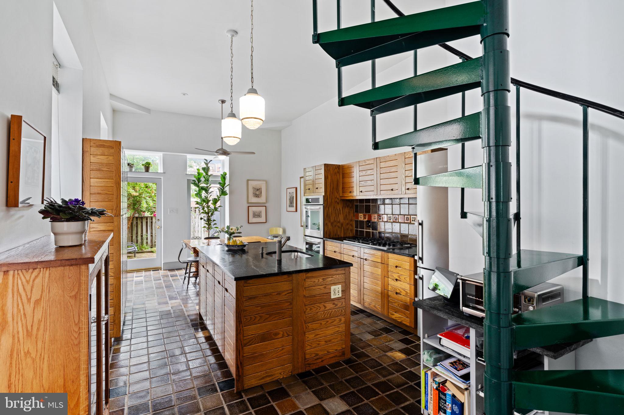 FAIRMOUNT - Residential