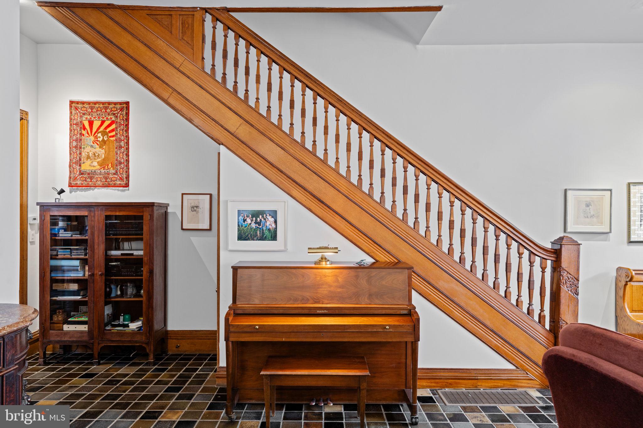 FAIRMOUNT - Residential