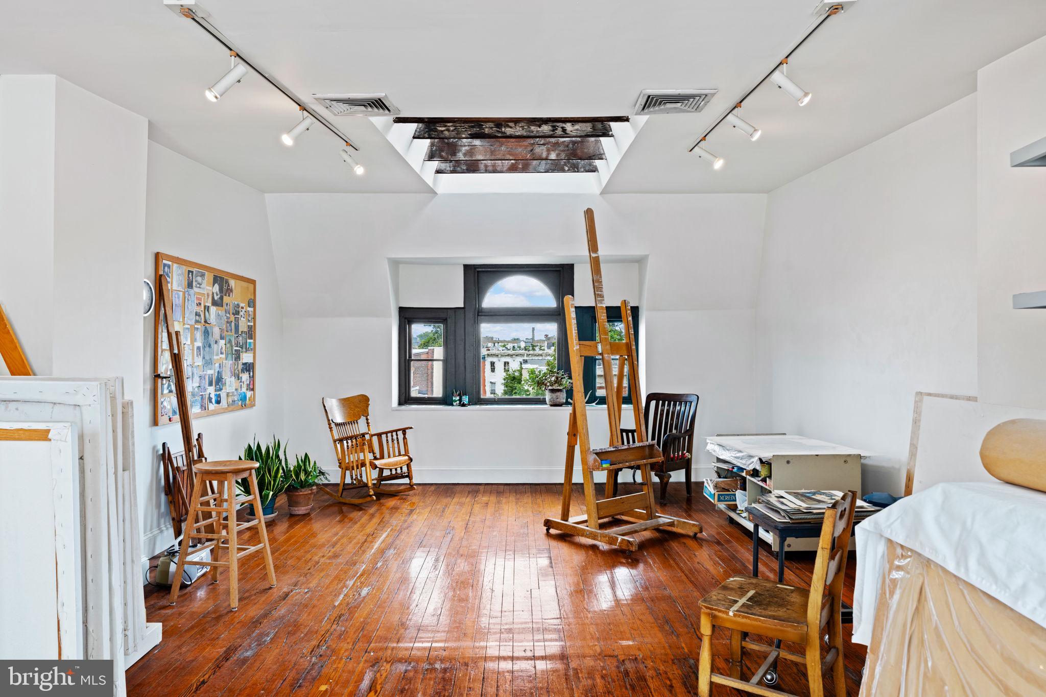 FAIRMOUNT - Residential