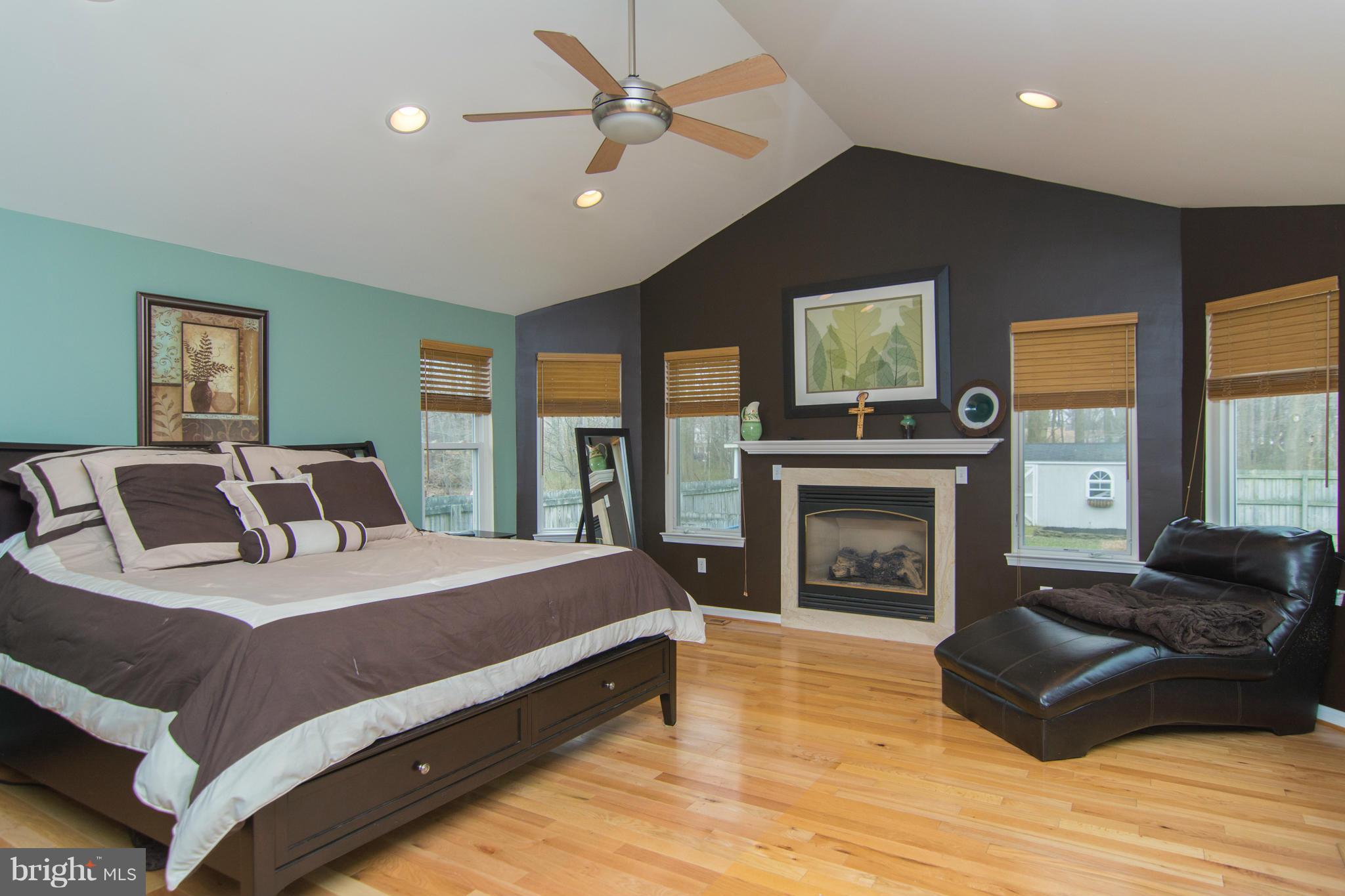 BAY MEADOWS - Residential