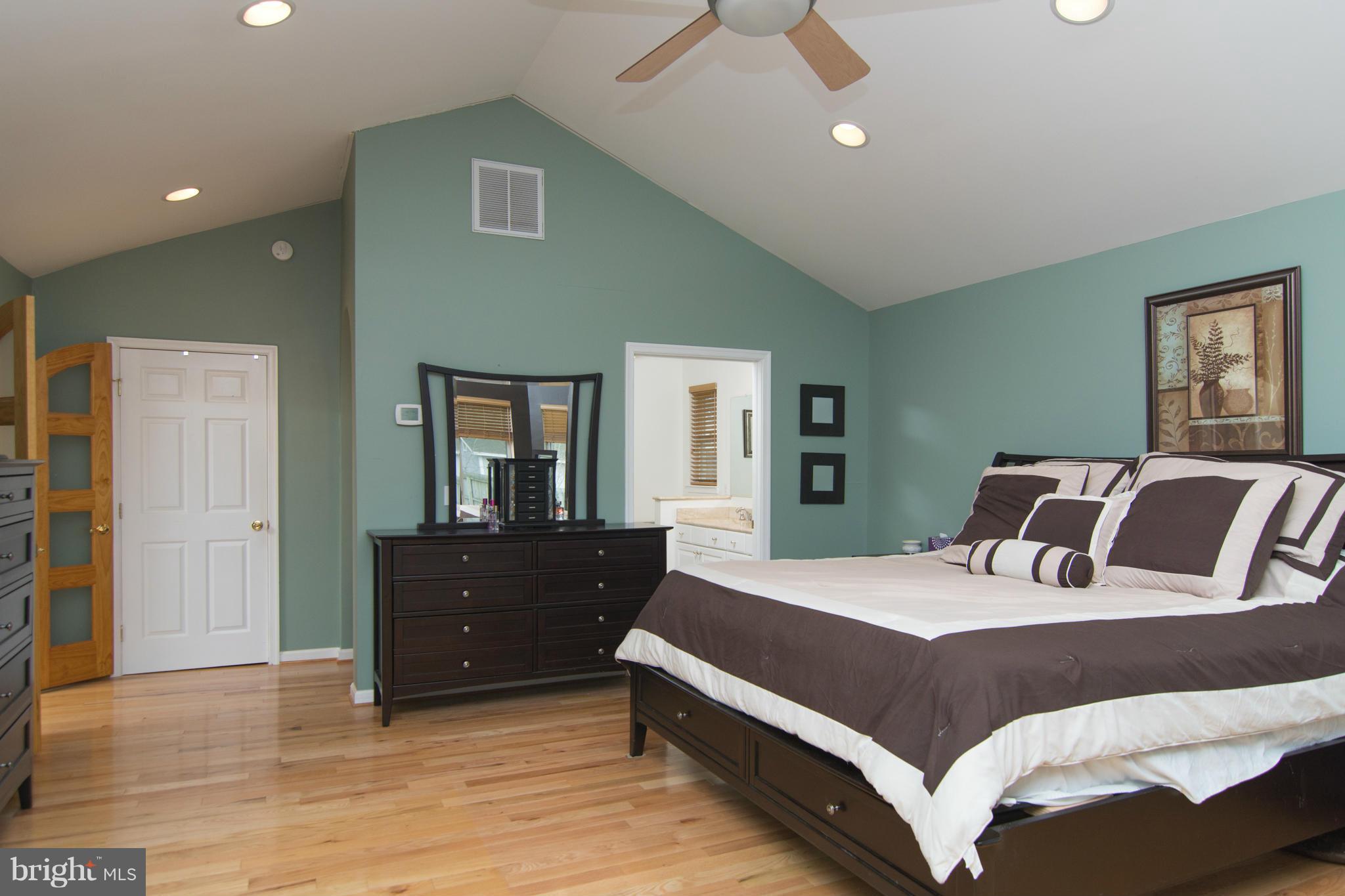 BAY MEADOWS - Residential