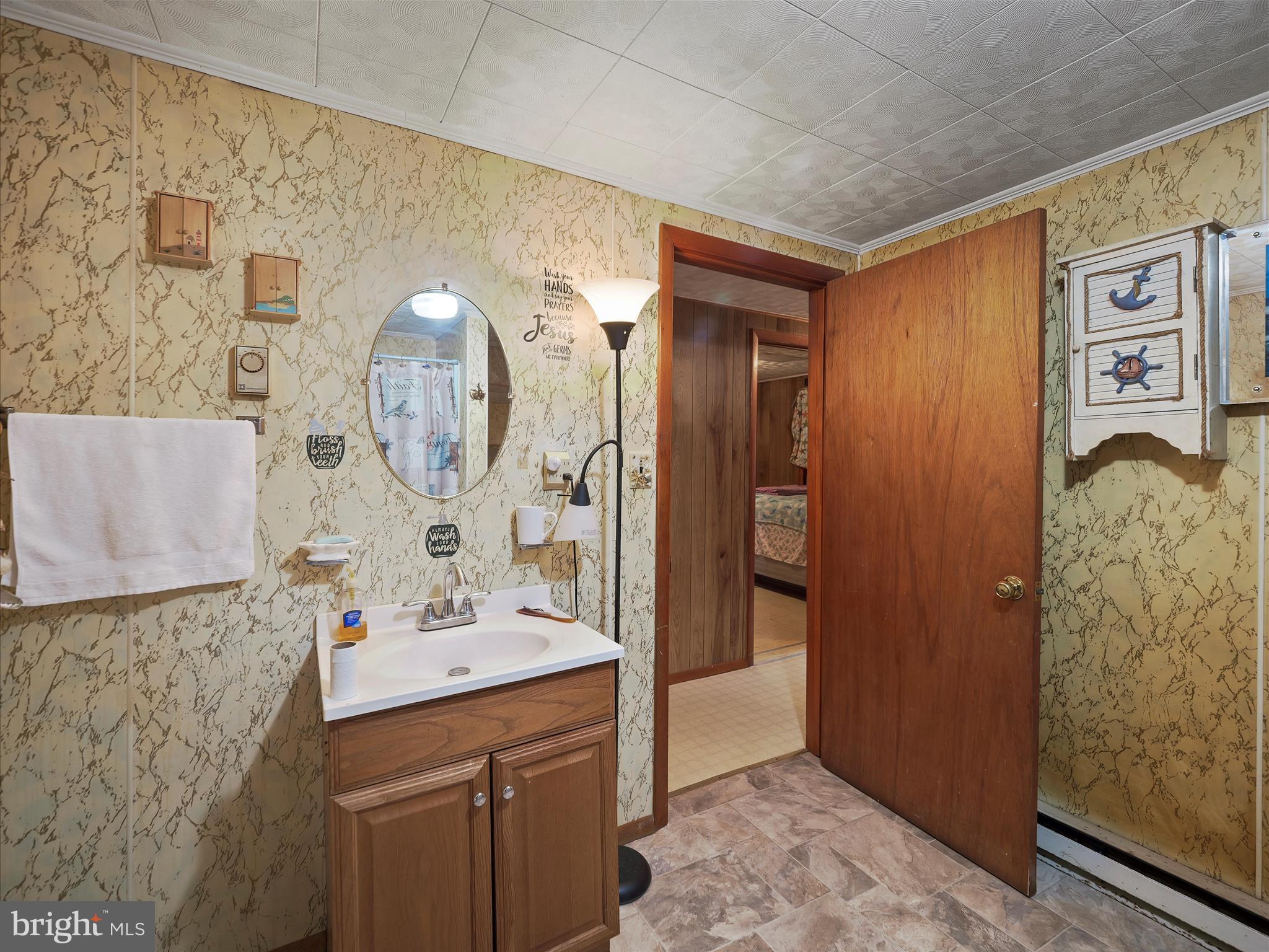 HEDGESVILLE - Residential