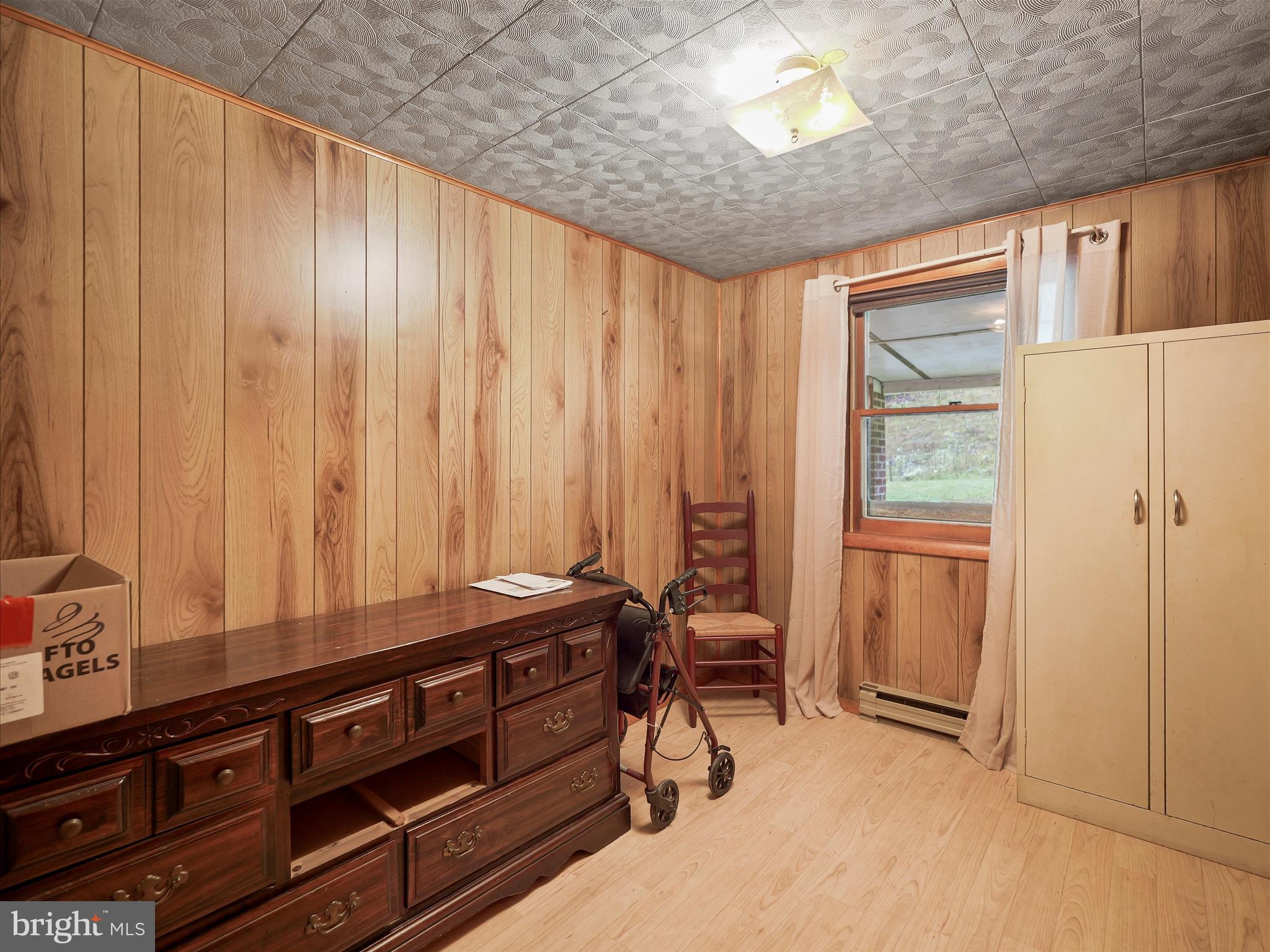 HEDGESVILLE - Residential