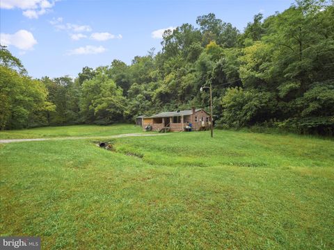 Homes For Sale - 878 Beards Crossing Road<br/> Berkeley County, HEDGESVILLE, WV 25427