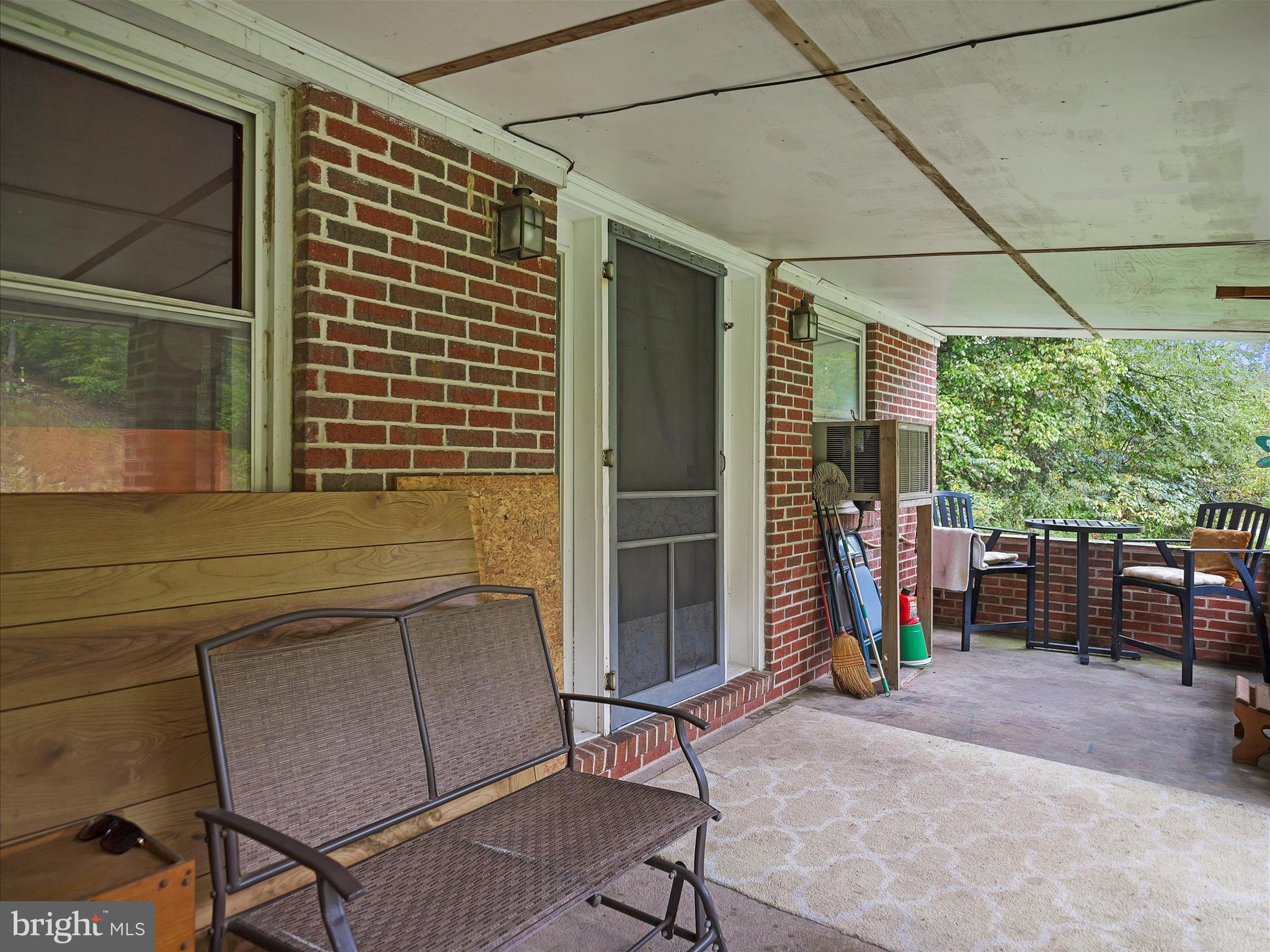 HEDGESVILLE - Residential