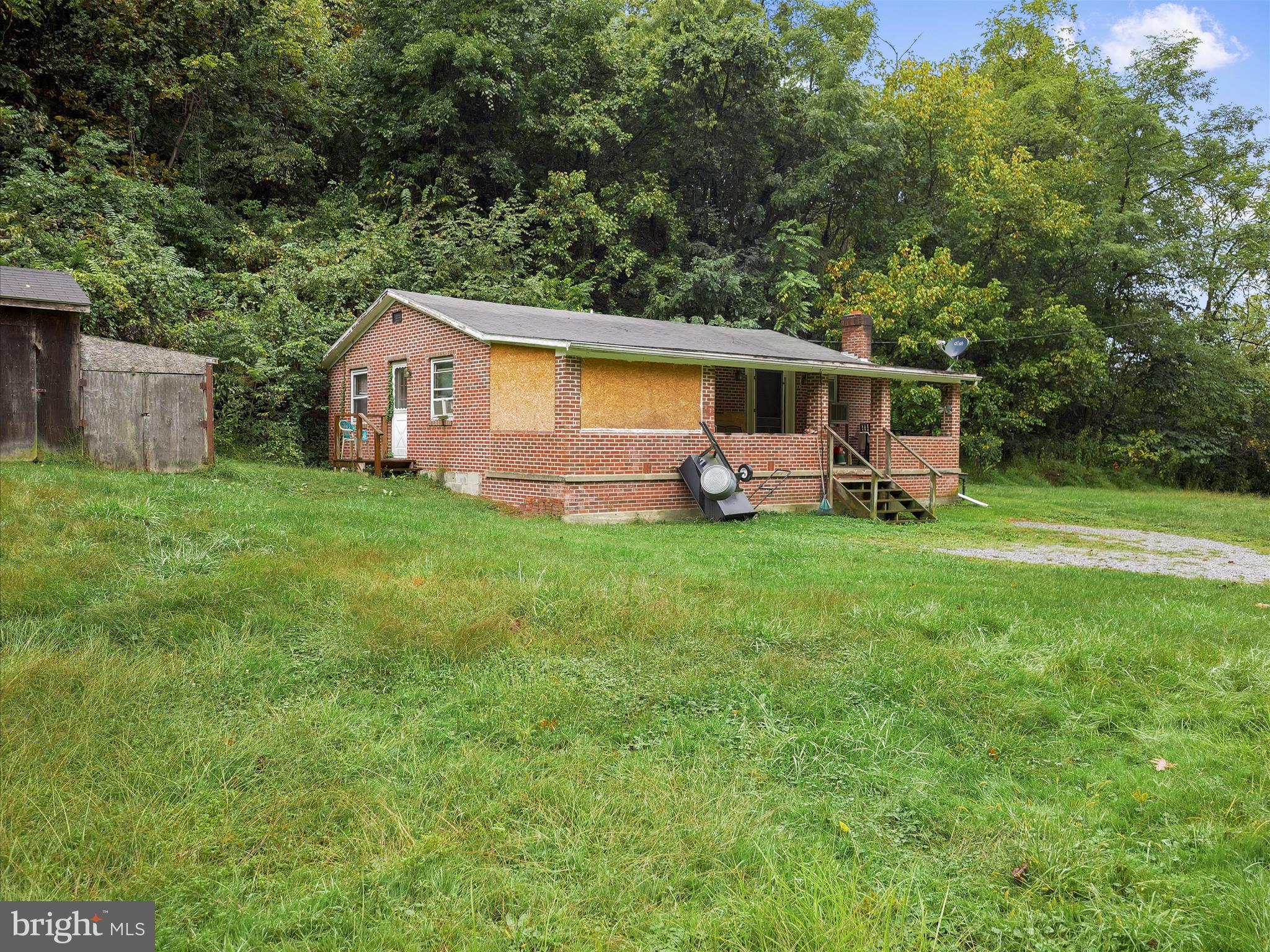 HEDGESVILLE - Residential