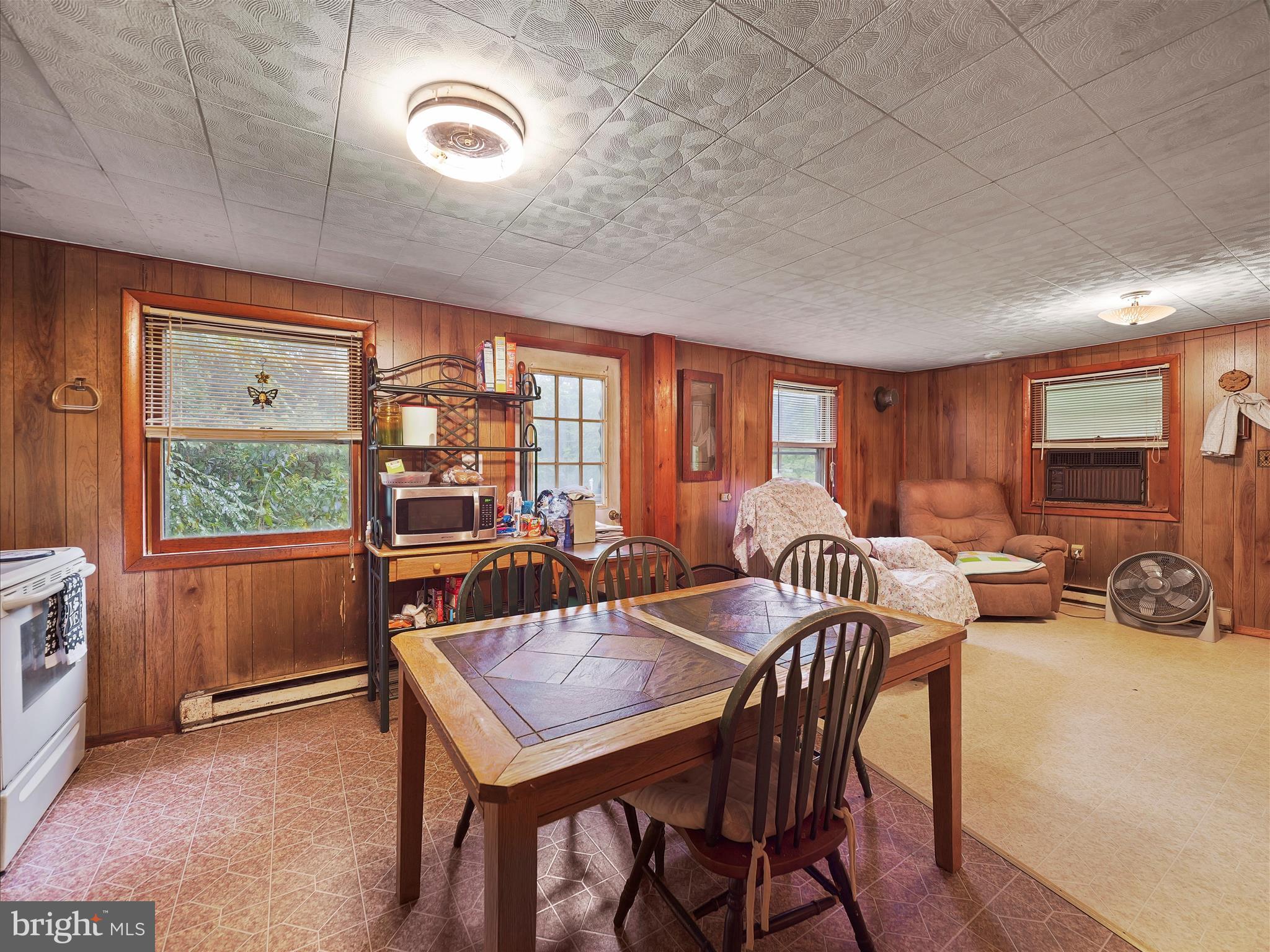 HEDGESVILLE - Residential