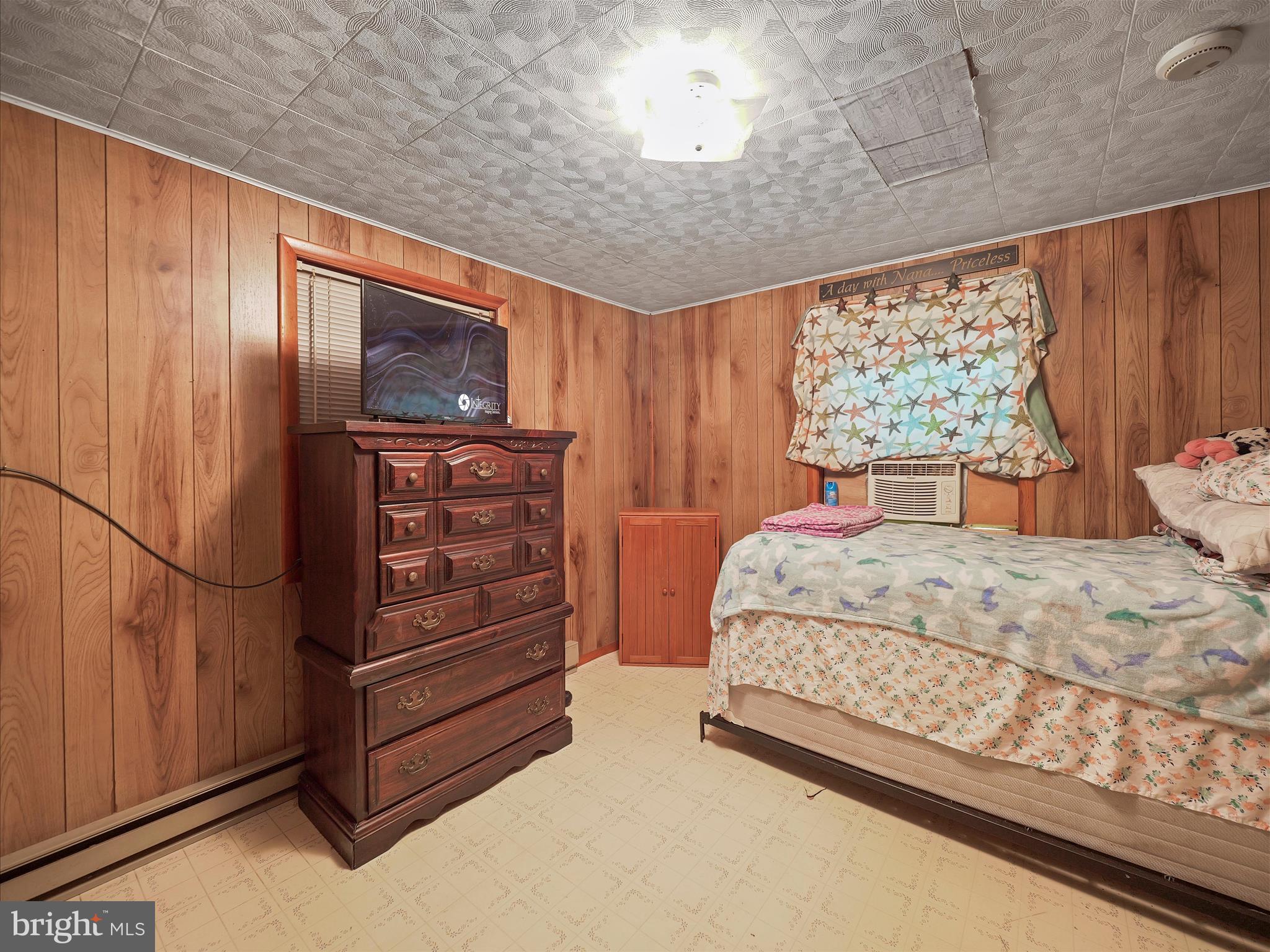 HEDGESVILLE - Residential