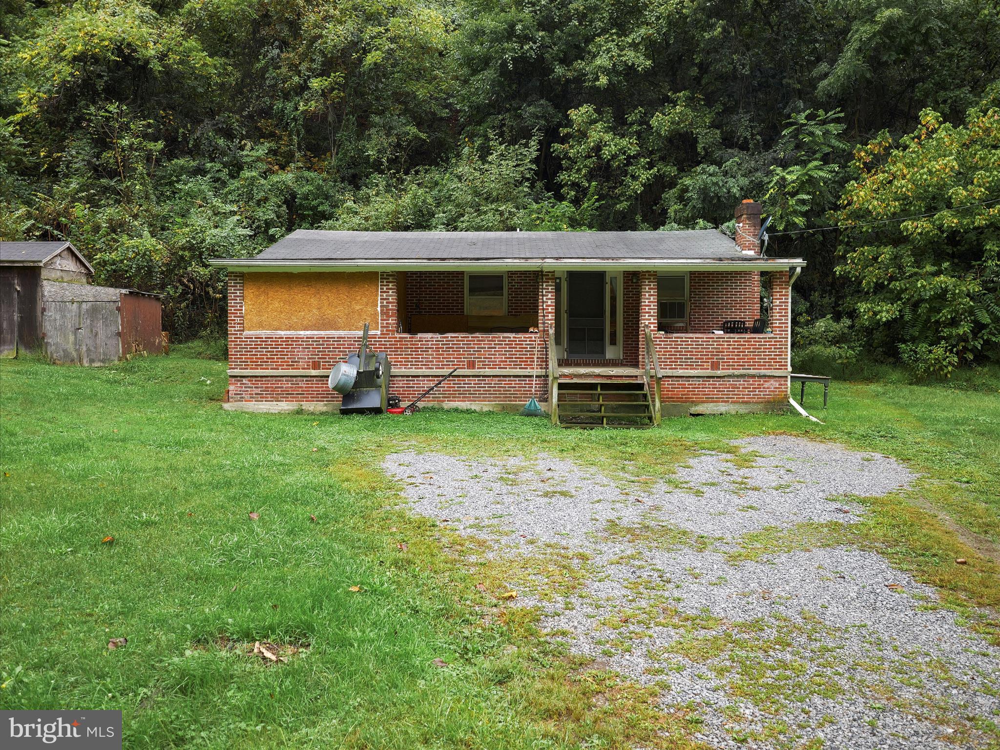 HEDGESVILLE - Residential