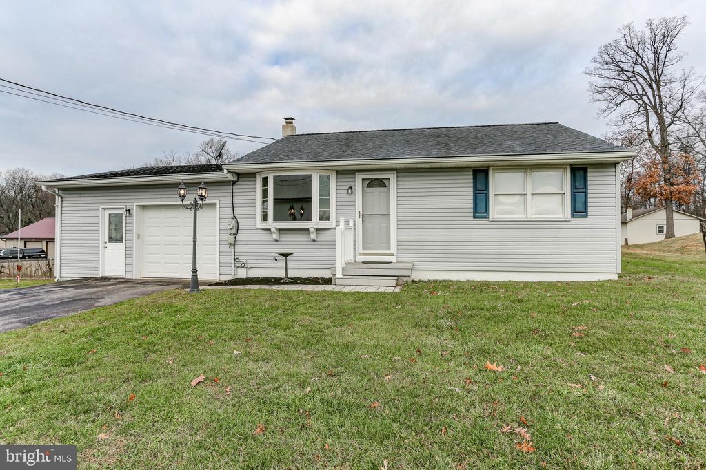 Photo of 139 W Ridge Road, Elizabethtown, PA 17022 (MLS # PALA2042686)