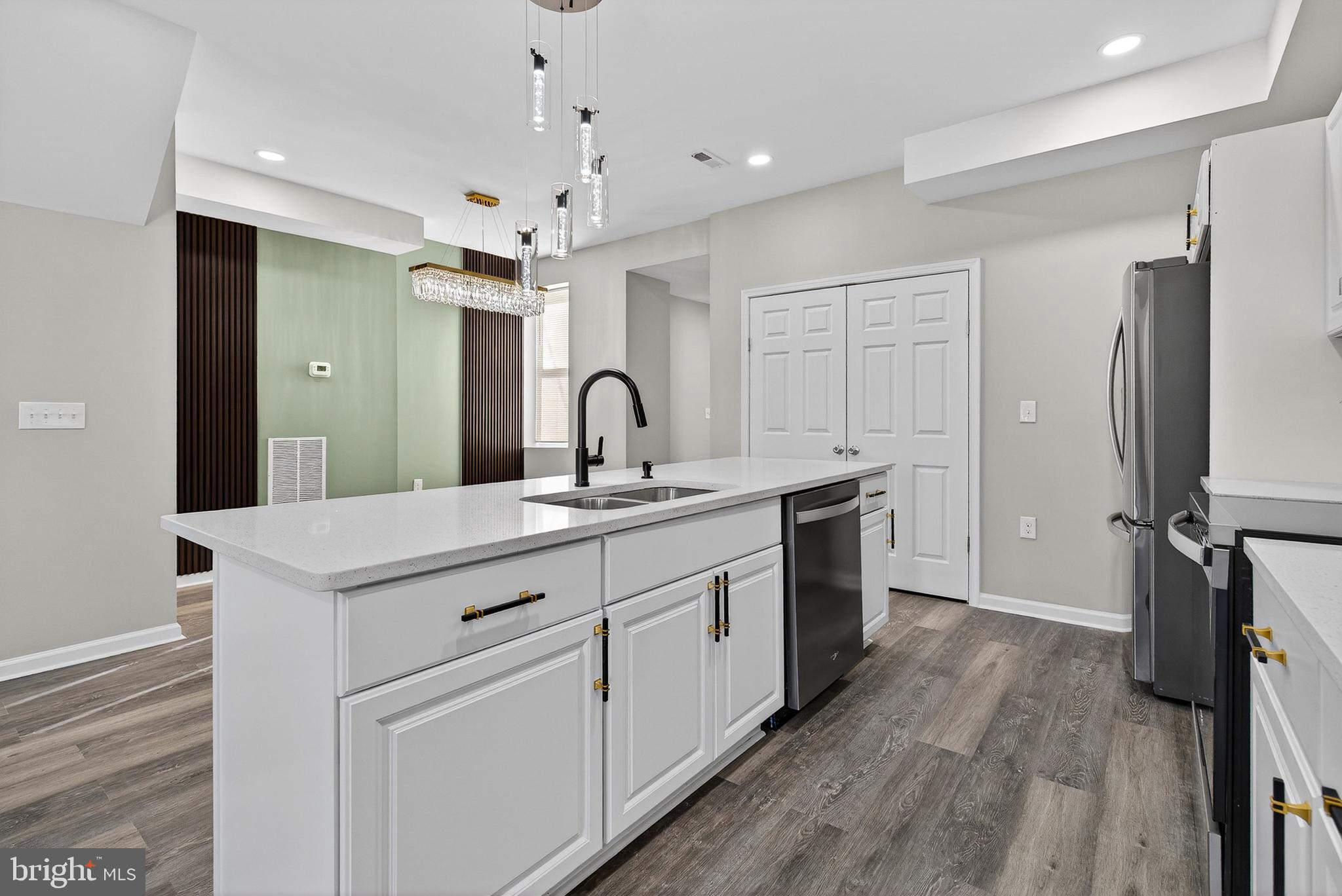 DORCHESTER - Residential