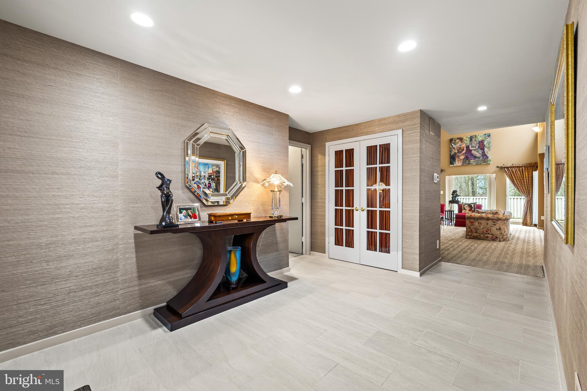 REGENCY PARK - Residential