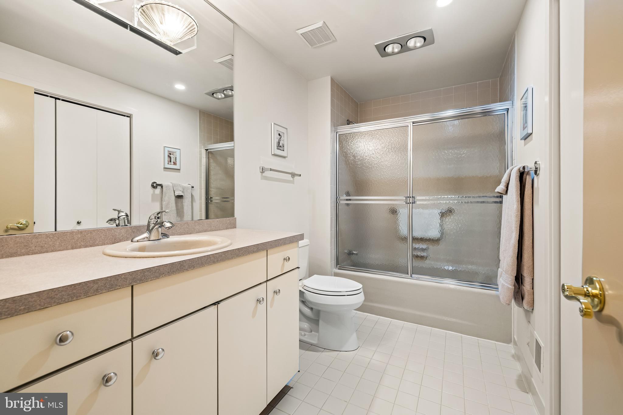 REGENCY PARK - Residential