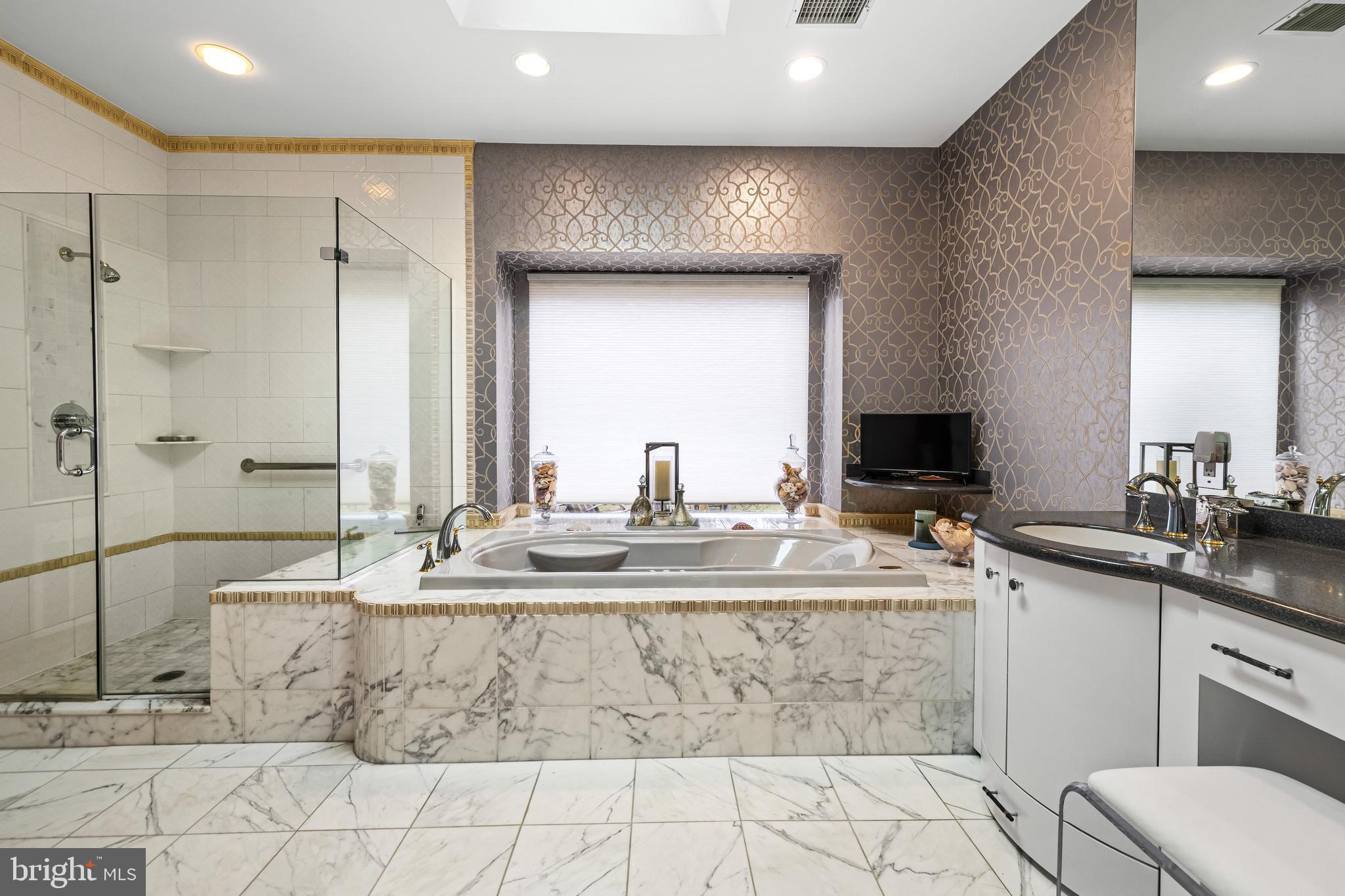 REGENCY PARK - Residential