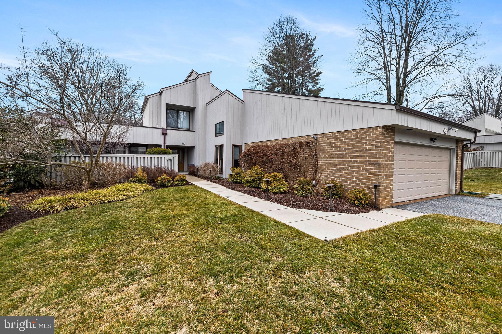 REGENCY PARK - Residential