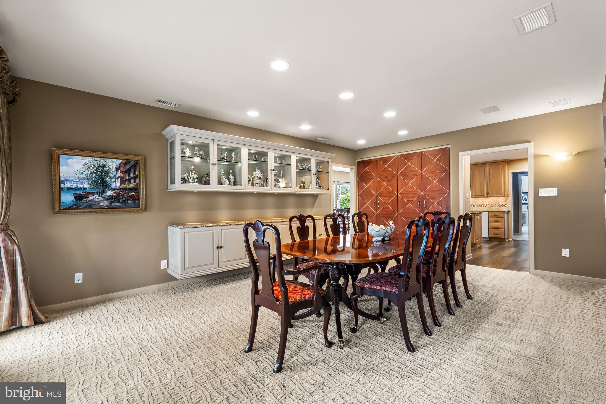 REGENCY PARK - Residential