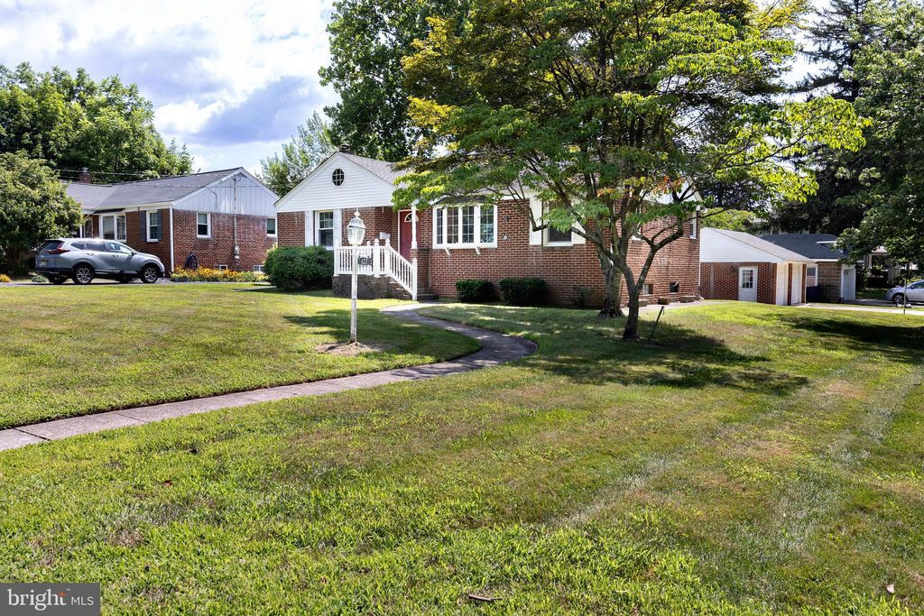 Photo of 427 W Maple Avenue, LAUREL SPRINGS, NJ 08021 (MLS # NJCD2101848)