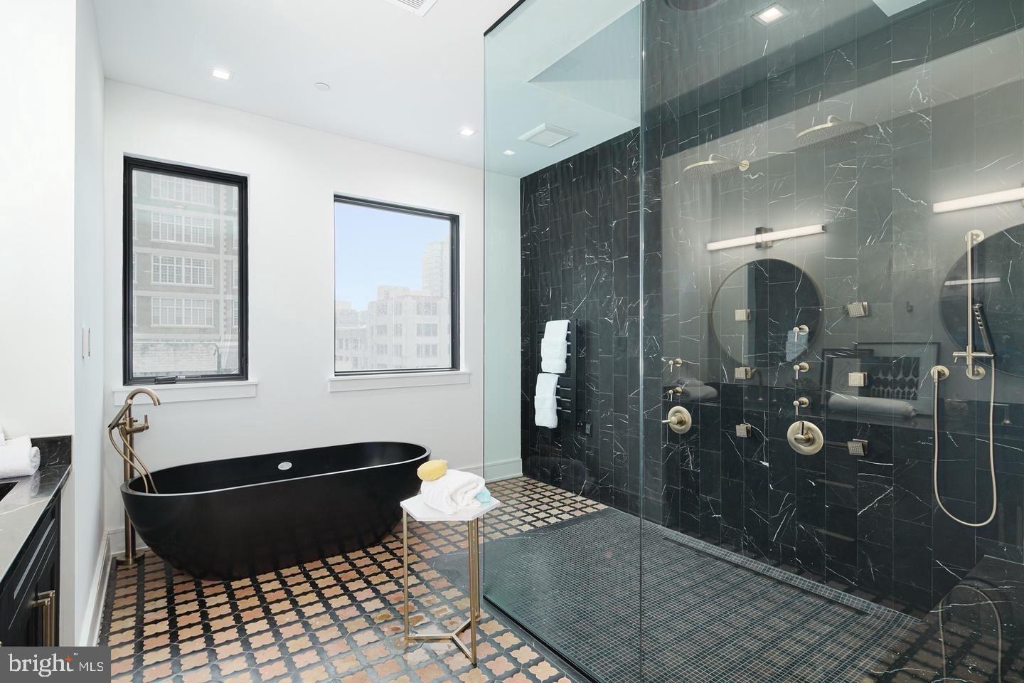 RITTENHOUSE SQUARE - Residential