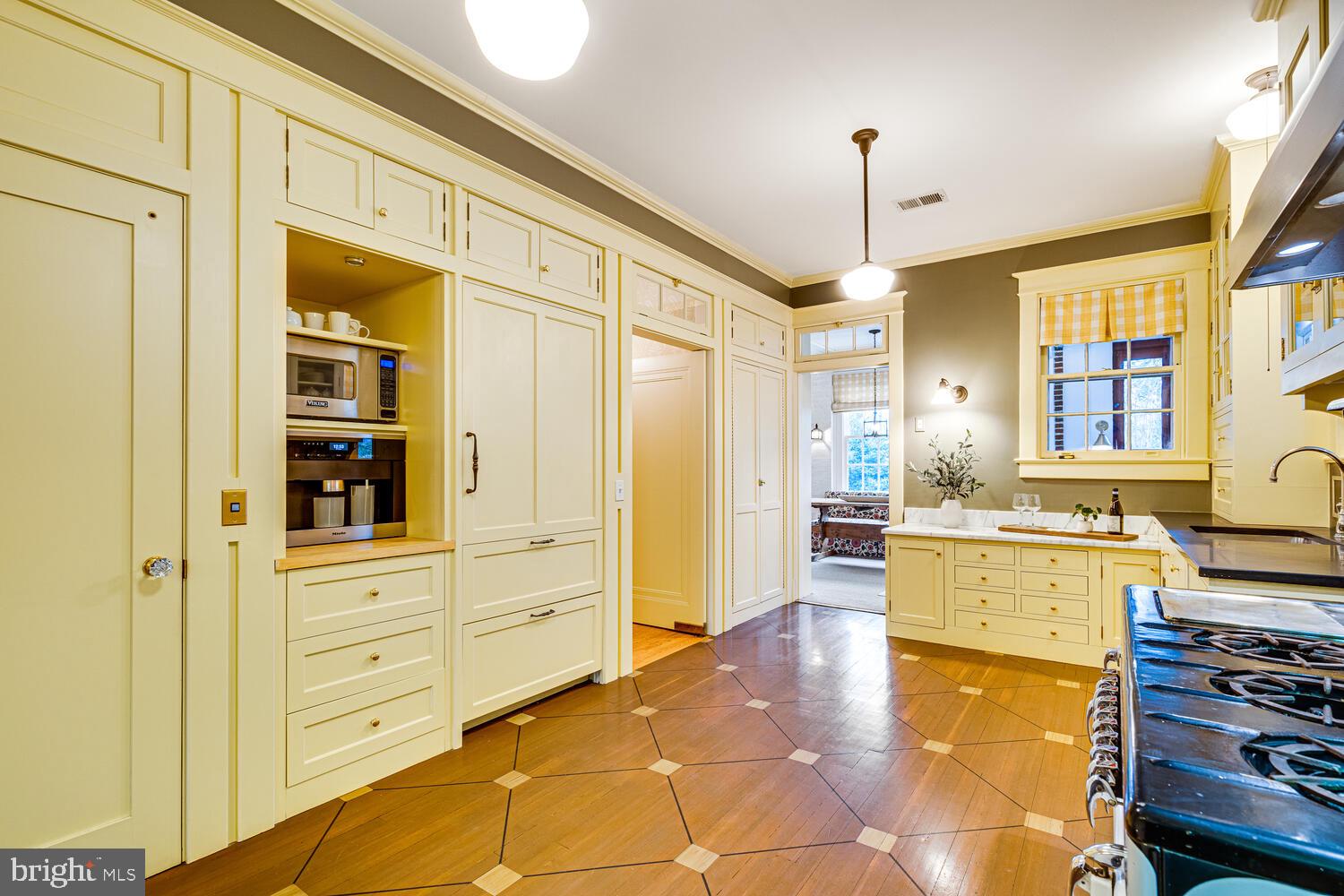 CHEVY CHASE - Residential
