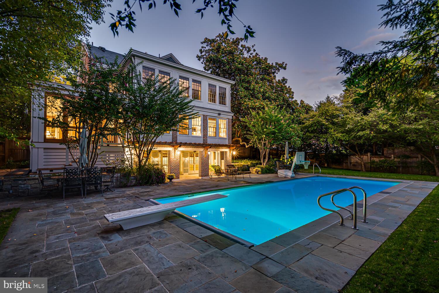 CHEVY CHASE - Residential
