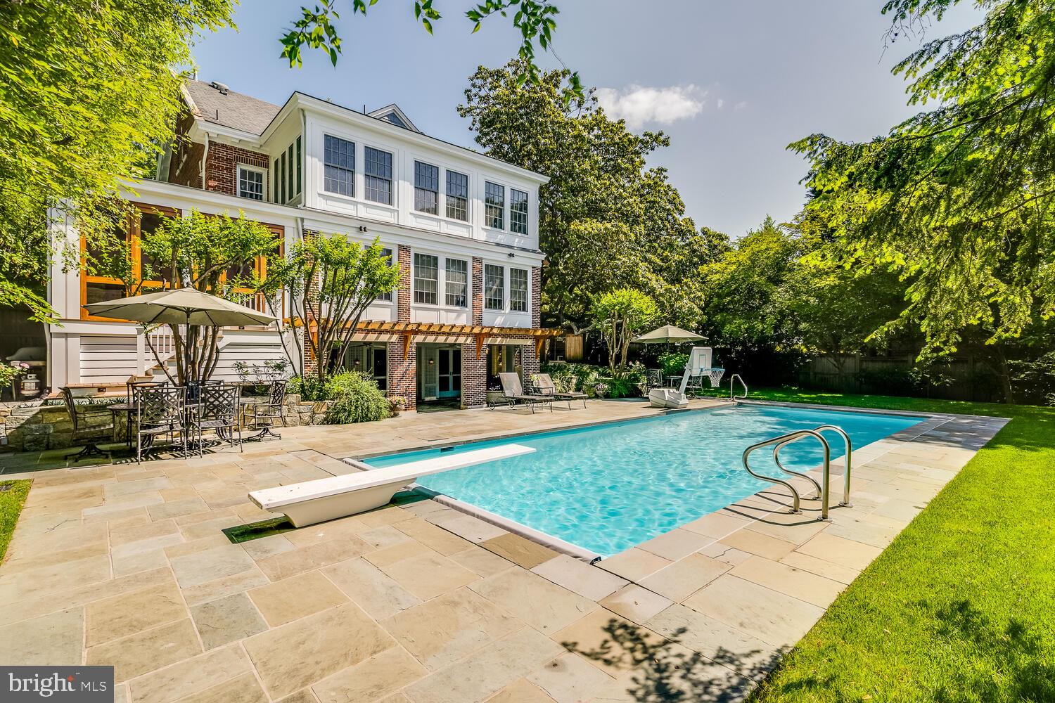 CHEVY CHASE - Residential
