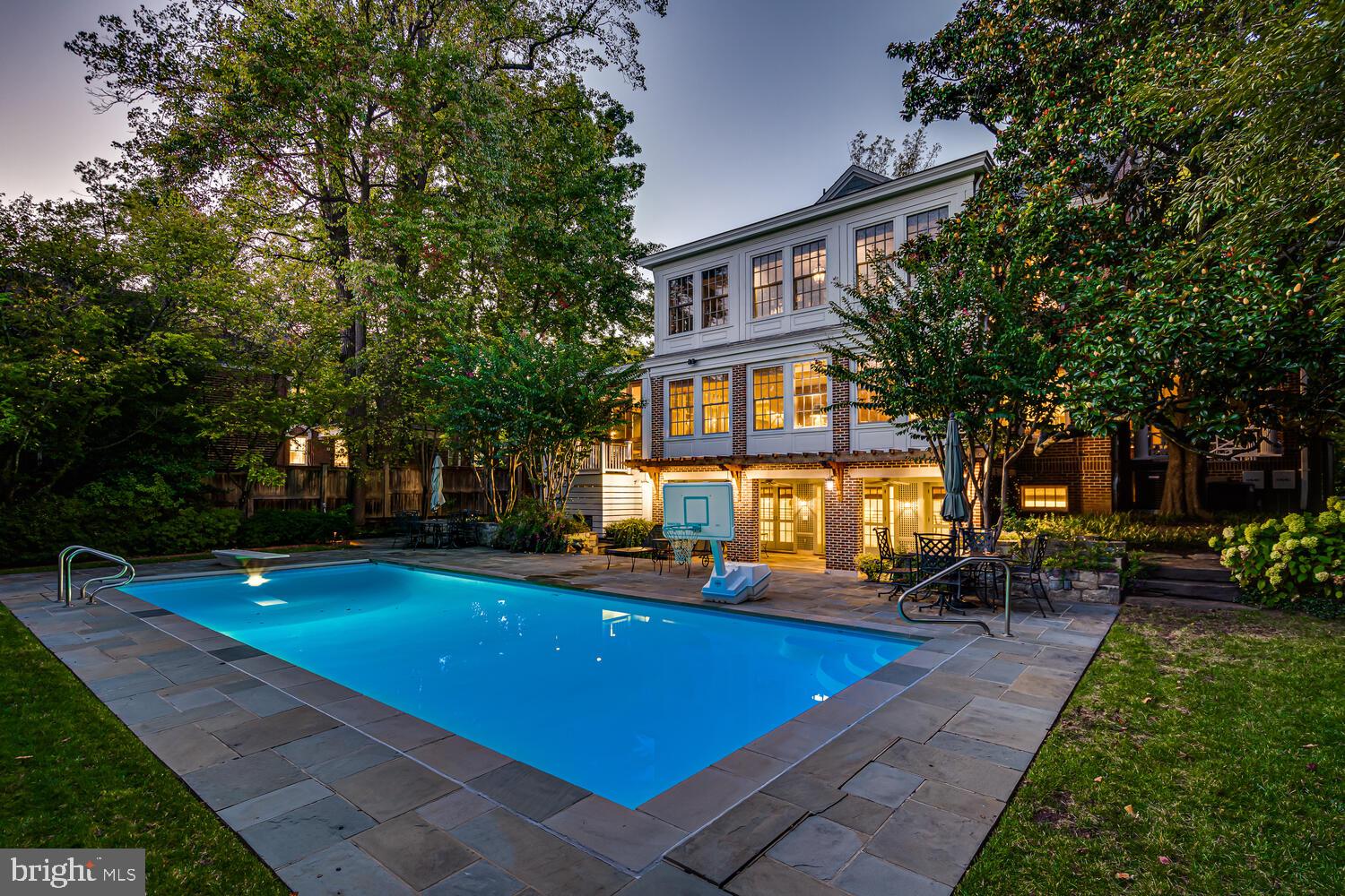 CHEVY CHASE - Residential