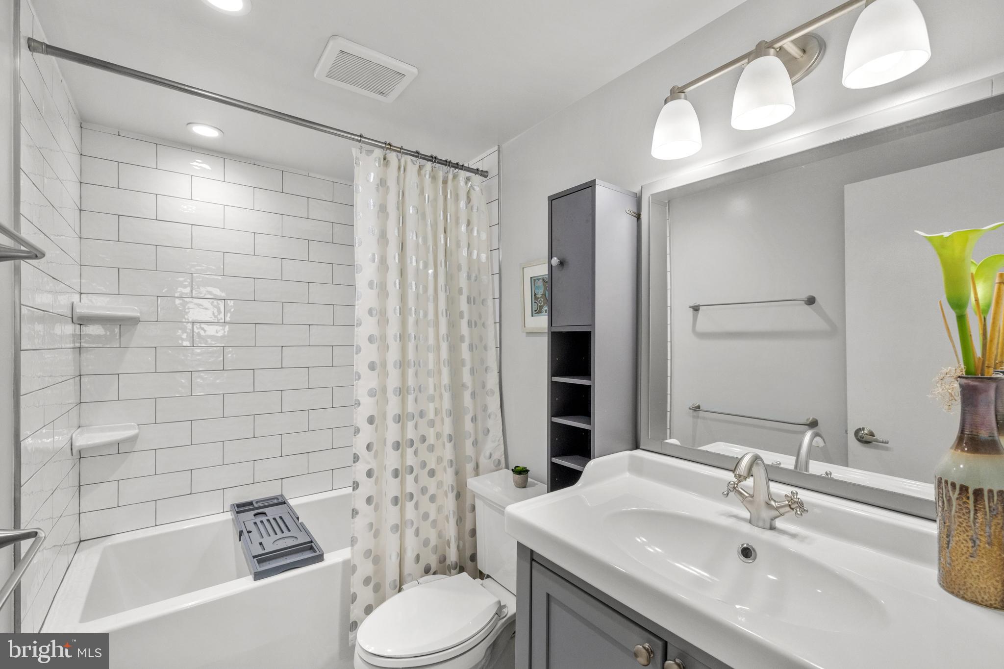 OLYMPUS CONDOMINIUM - Residential