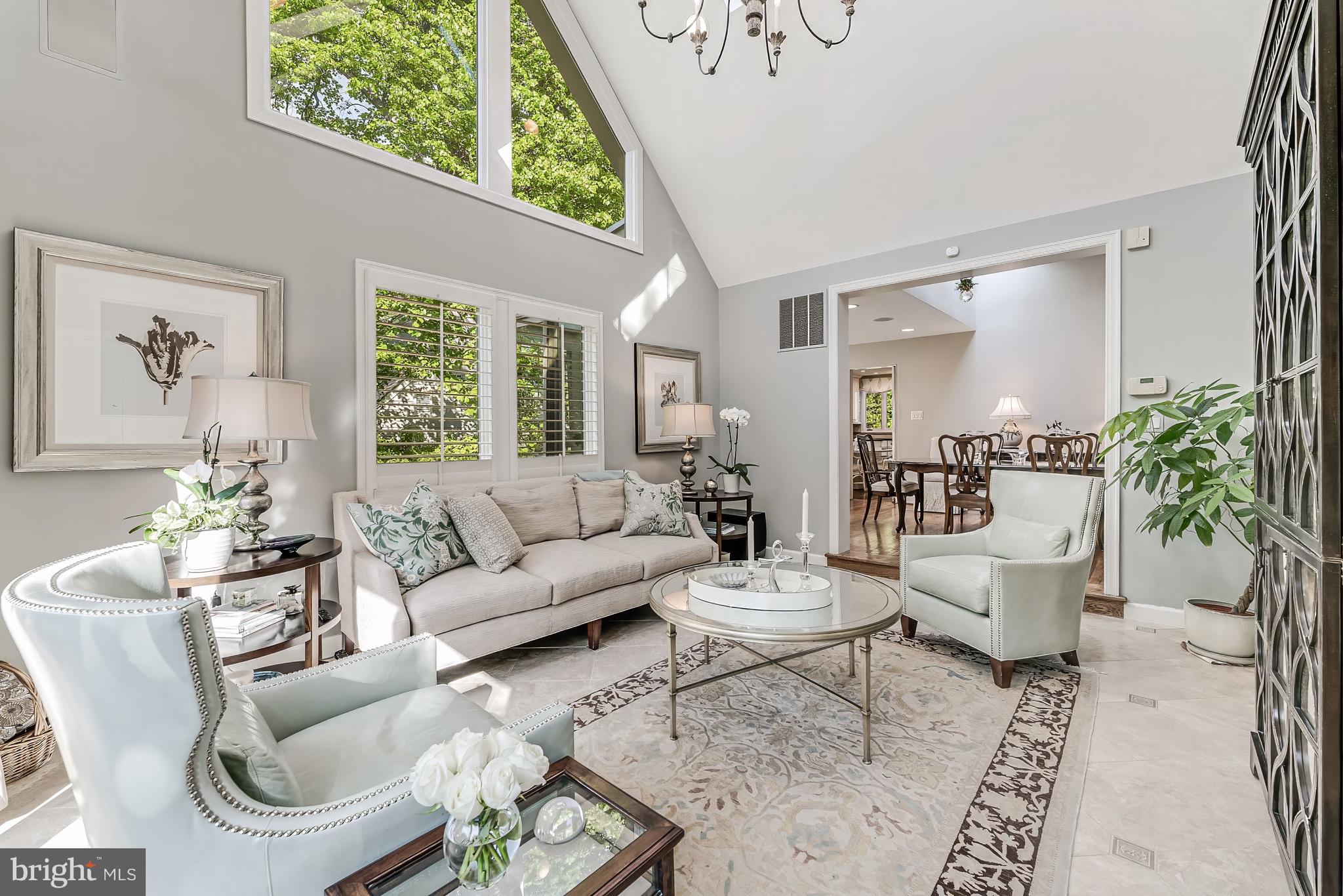 CHEVY CHASE HILLS - Residential