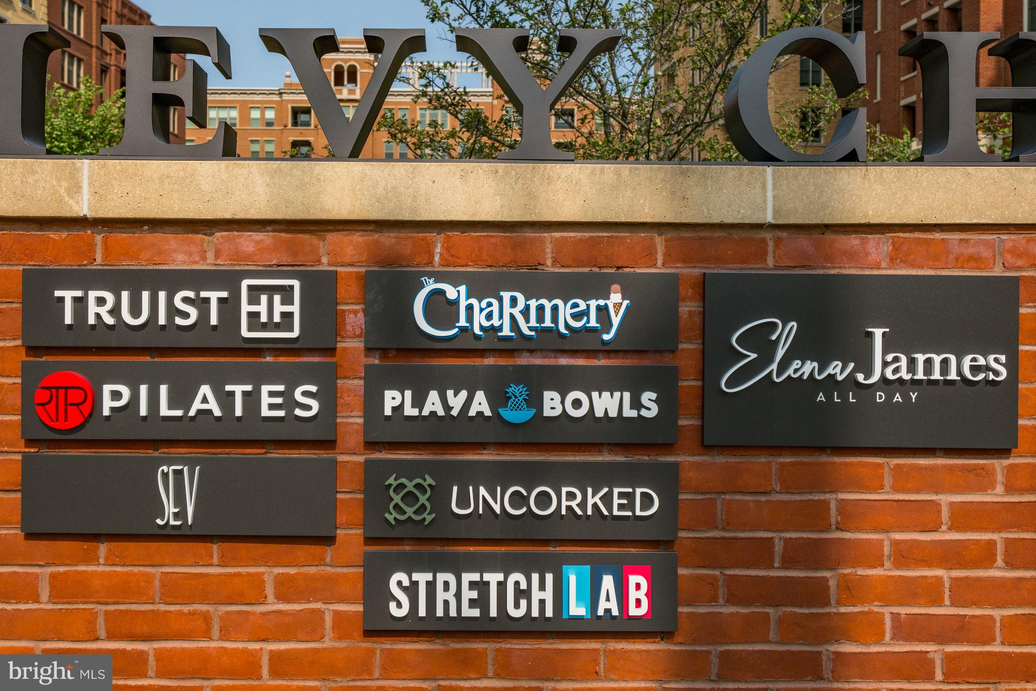 CHEVY CHASE HILLS - Residential