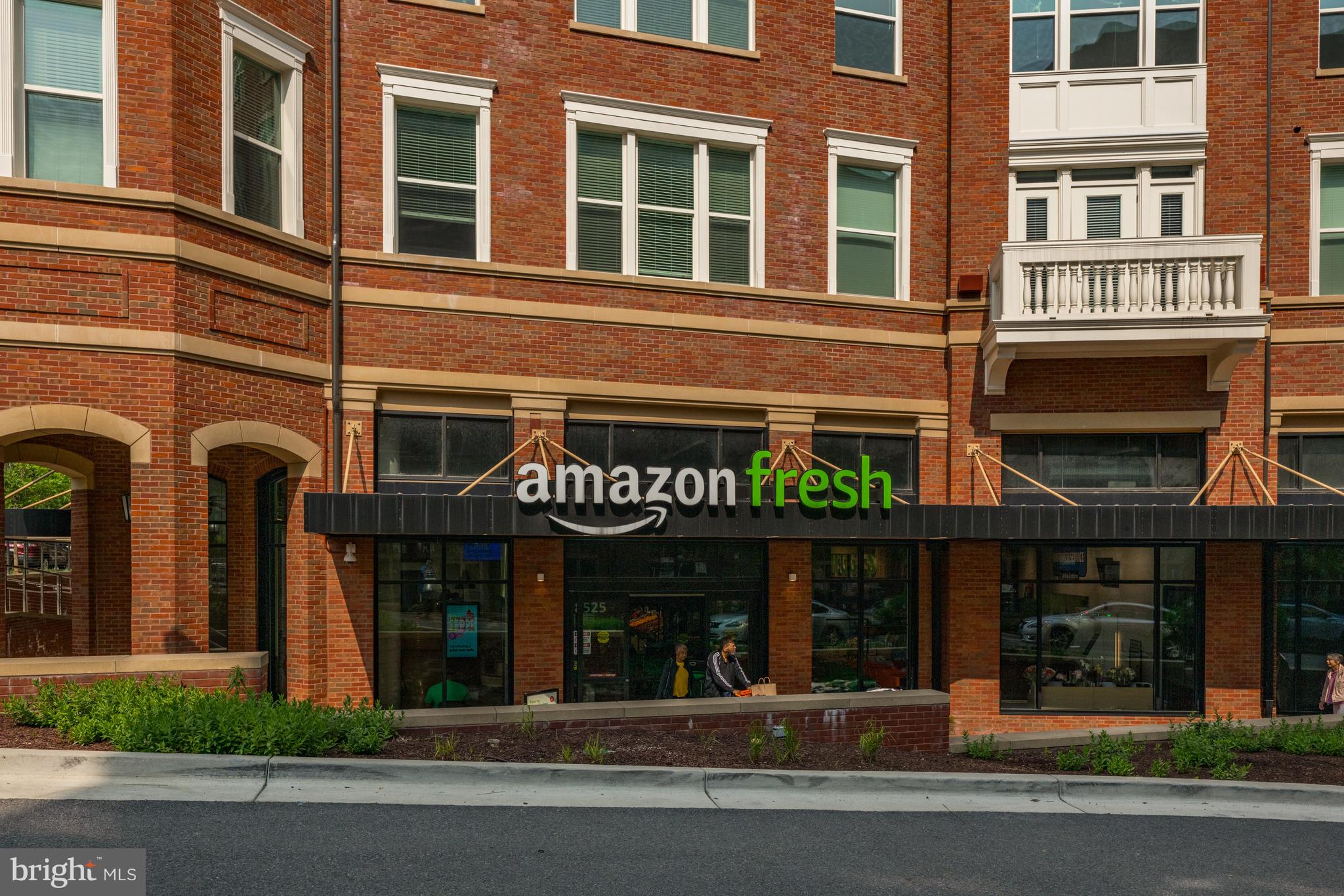 CHEVY CHASE HILLS - Residential