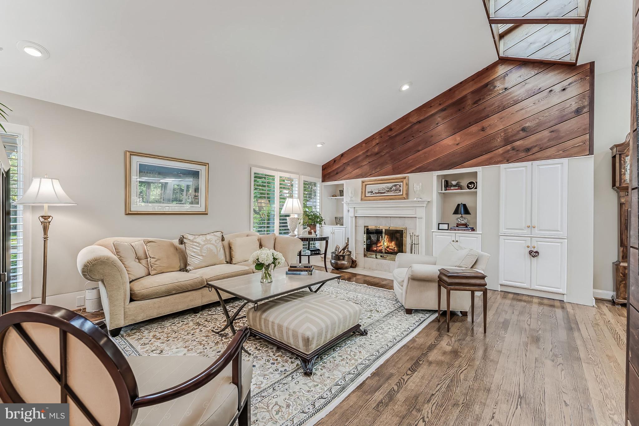 CHEVY CHASE HILLS - Residential