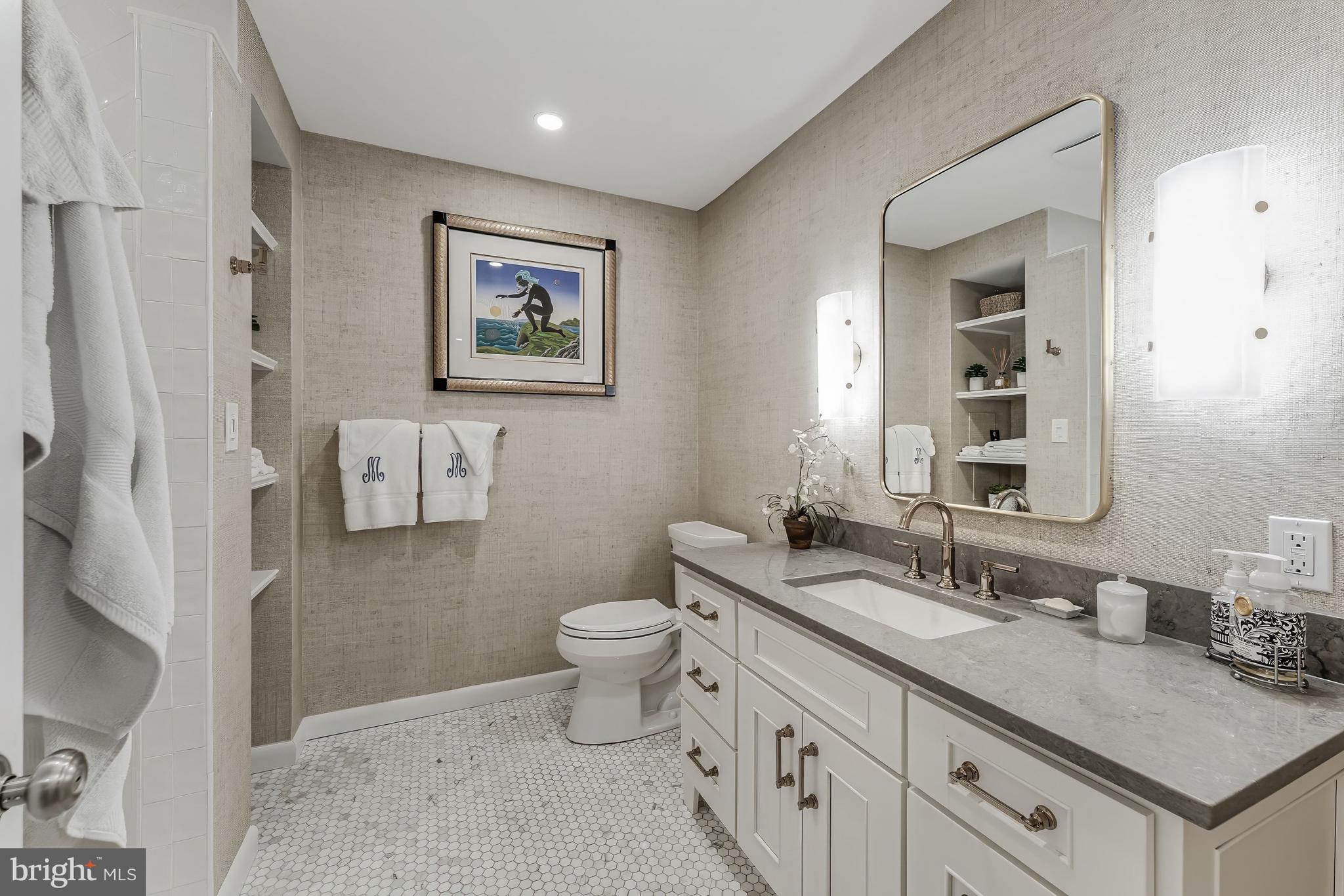 CHEVY CHASE HILLS - Residential