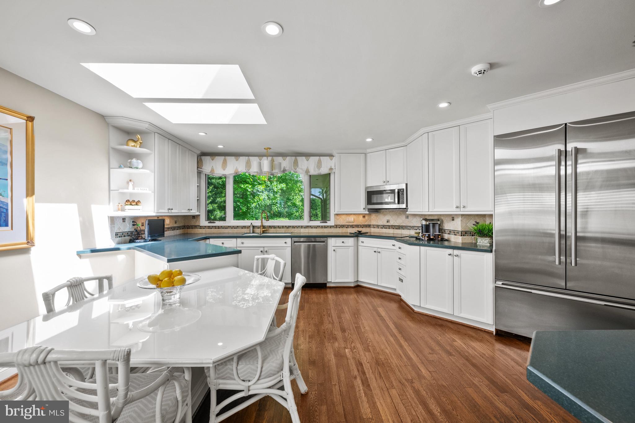 CHEVY CHASE HILLS - Residential