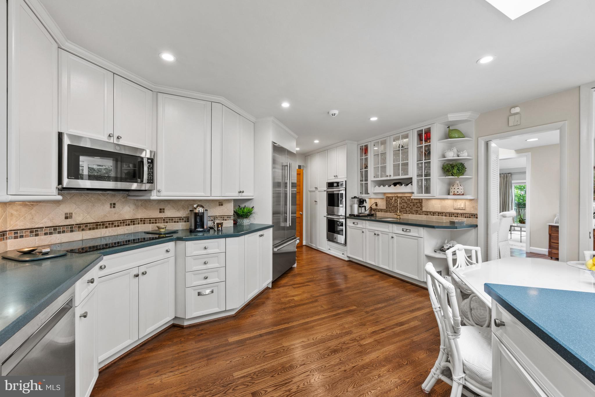 CHEVY CHASE HILLS - Residential