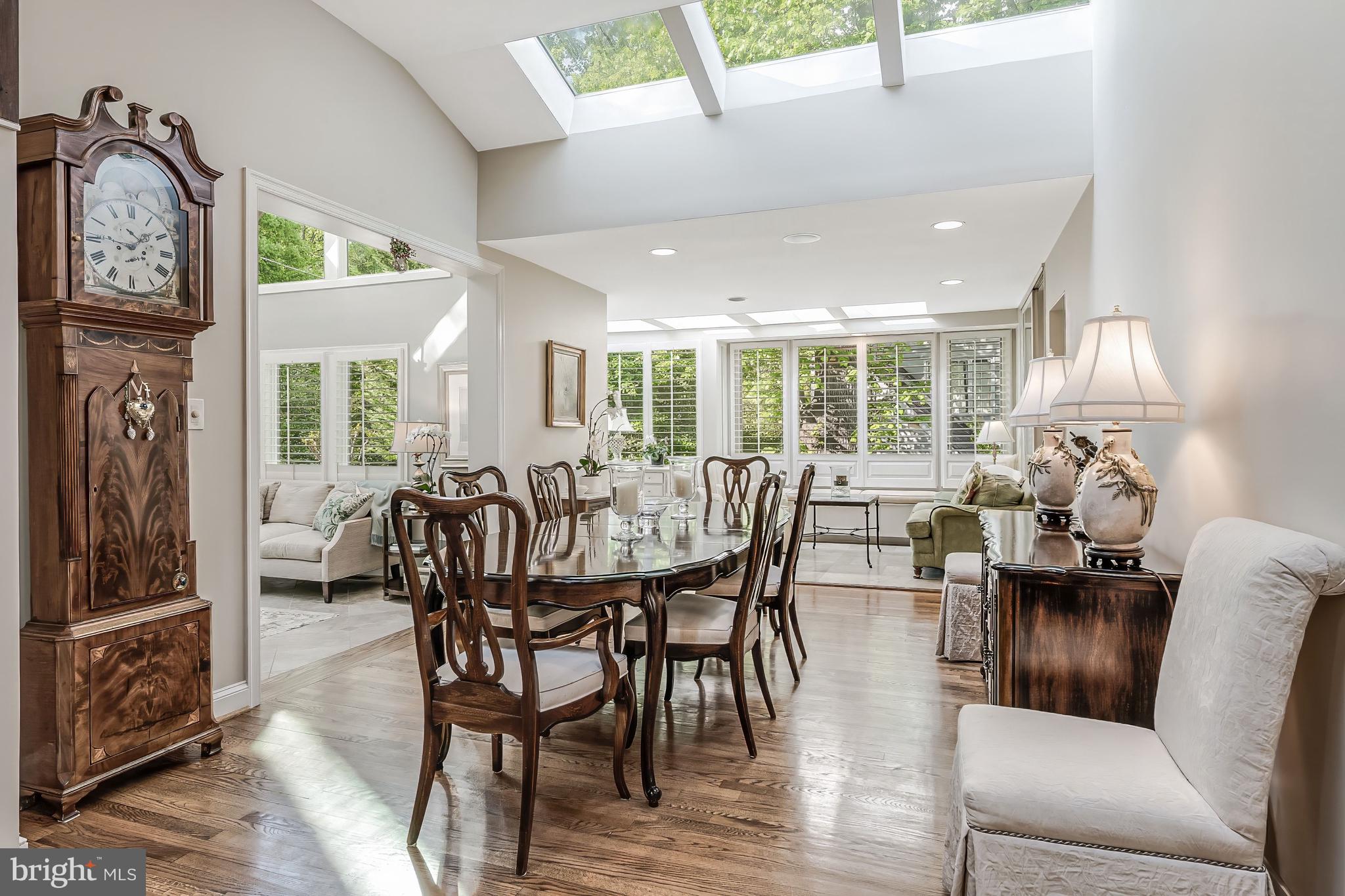 CHEVY CHASE HILLS - Residential