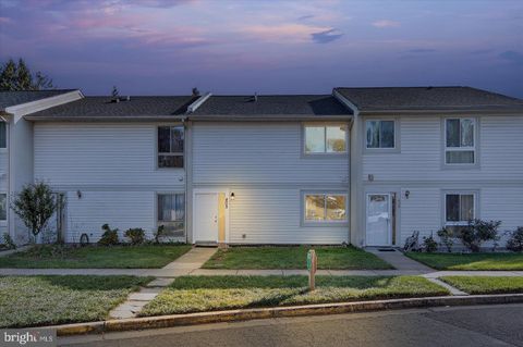 402 RENEAU WAY HERNDON VA 20170